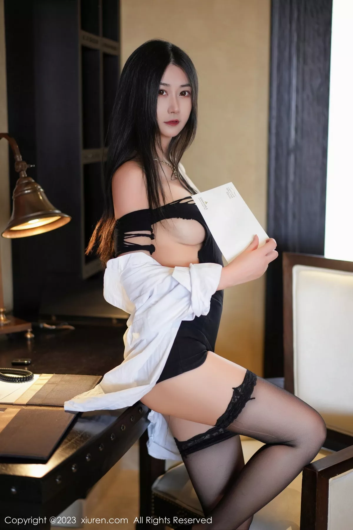 秀人集.com_[XiuRen秀人网]No.7215_模特laura阿姣性感白T配黑色短裙露黑丝袜秀曼妙身姿诱惑写真60P
