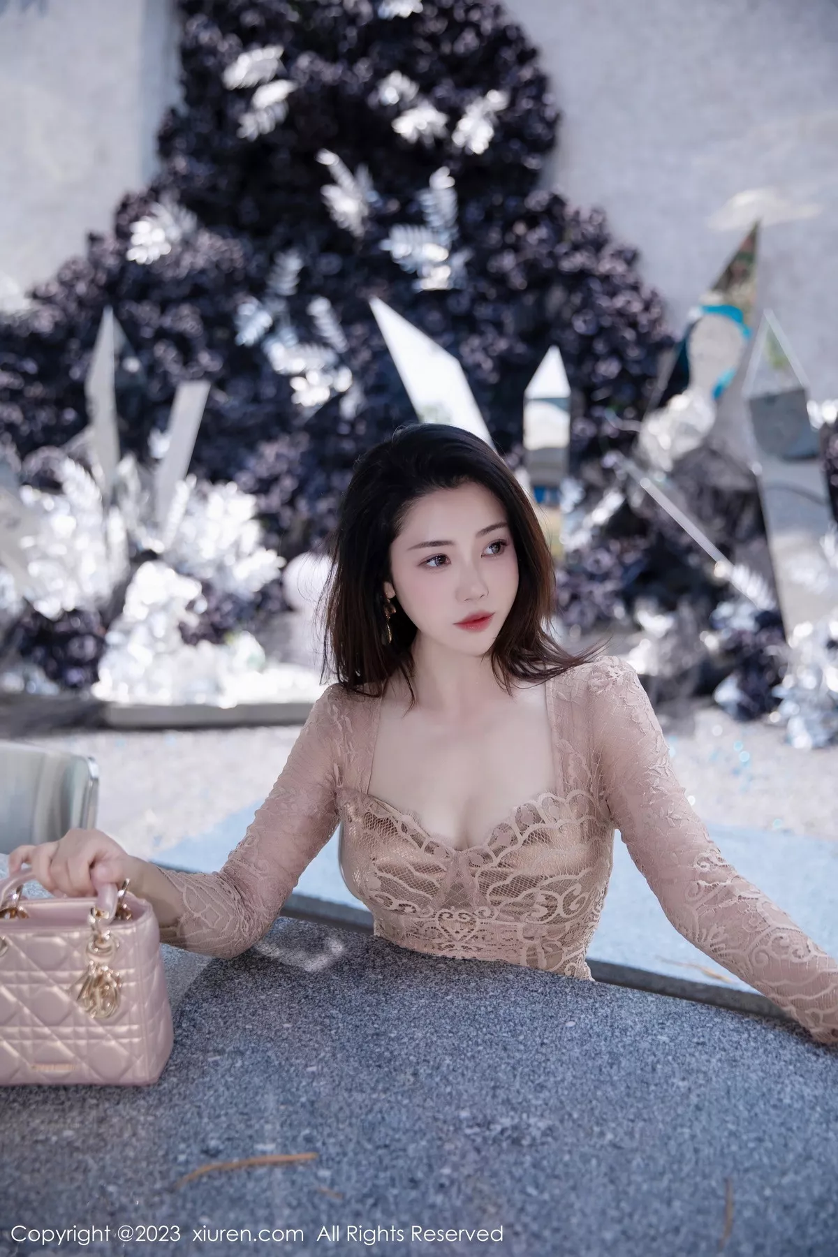 秀人集.com_[XiuRen秀人网]No.7216_模特严利娅Yuliya户外性感杏色低胸连衣长裙秀完美身材诱惑写真89P