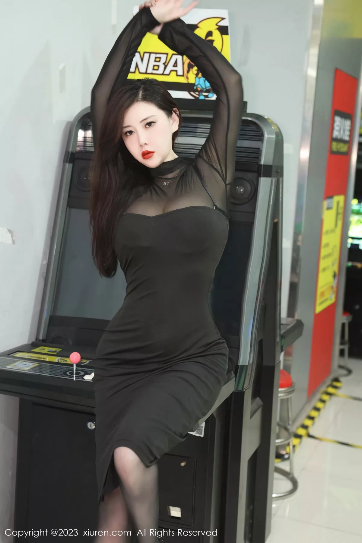 秀人集.com_[XiuRen秀人网]No.7230_模特王婉悠Queen黑色薄纱服饰配超薄黑丝秀惹火身材诱惑写真71P