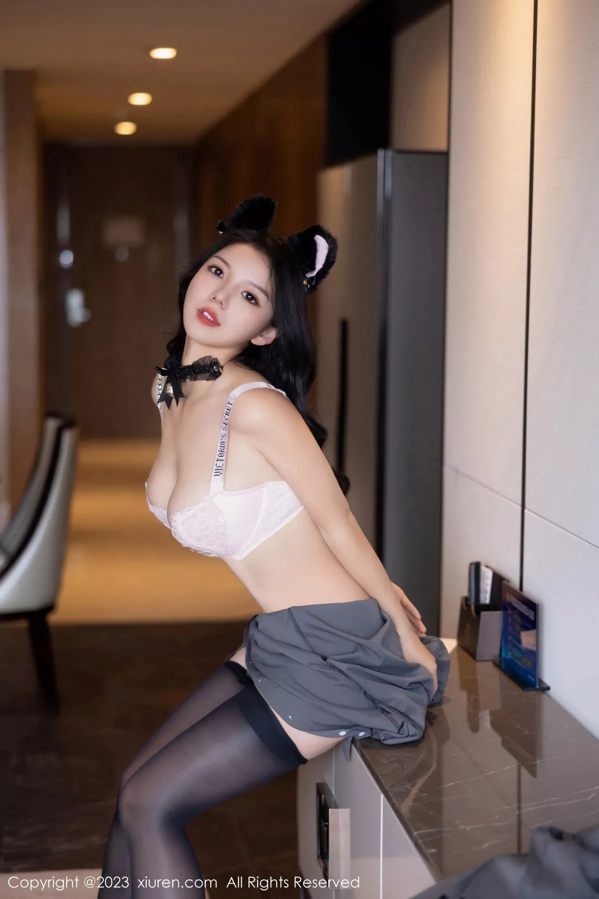 秀人集.com_[XiuRen秀人网]No.7238_模特大美妞儿性感白色蕾丝内衣配超薄黑丝秀完美身材诱惑写真80P