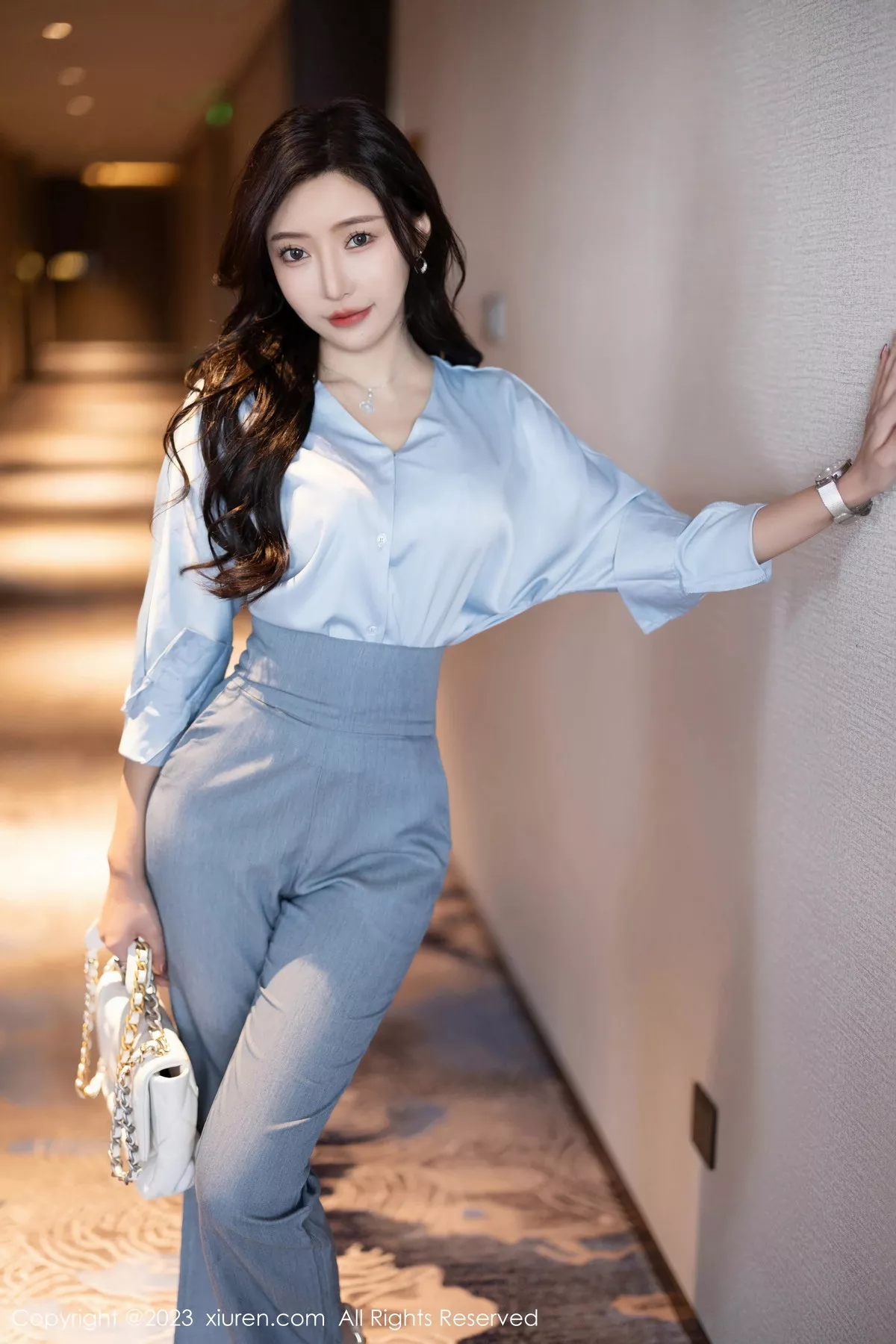 秀人集.com_[XiuRen秀人网]No.7123_女神王馨瑶yanni浅色Ol服饰露白色蕾丝内衣配超薄肉丝诱惑写真85P