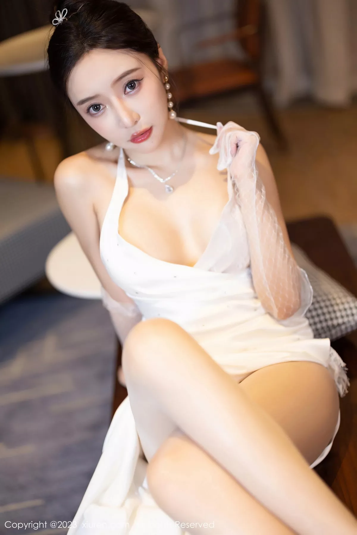 秀人集.com_[XiuRen秀人网]No.7256_女神王馨瑶yanni白色长礼裙+黑色情趣内衣秀完美身材诱惑写真87P
