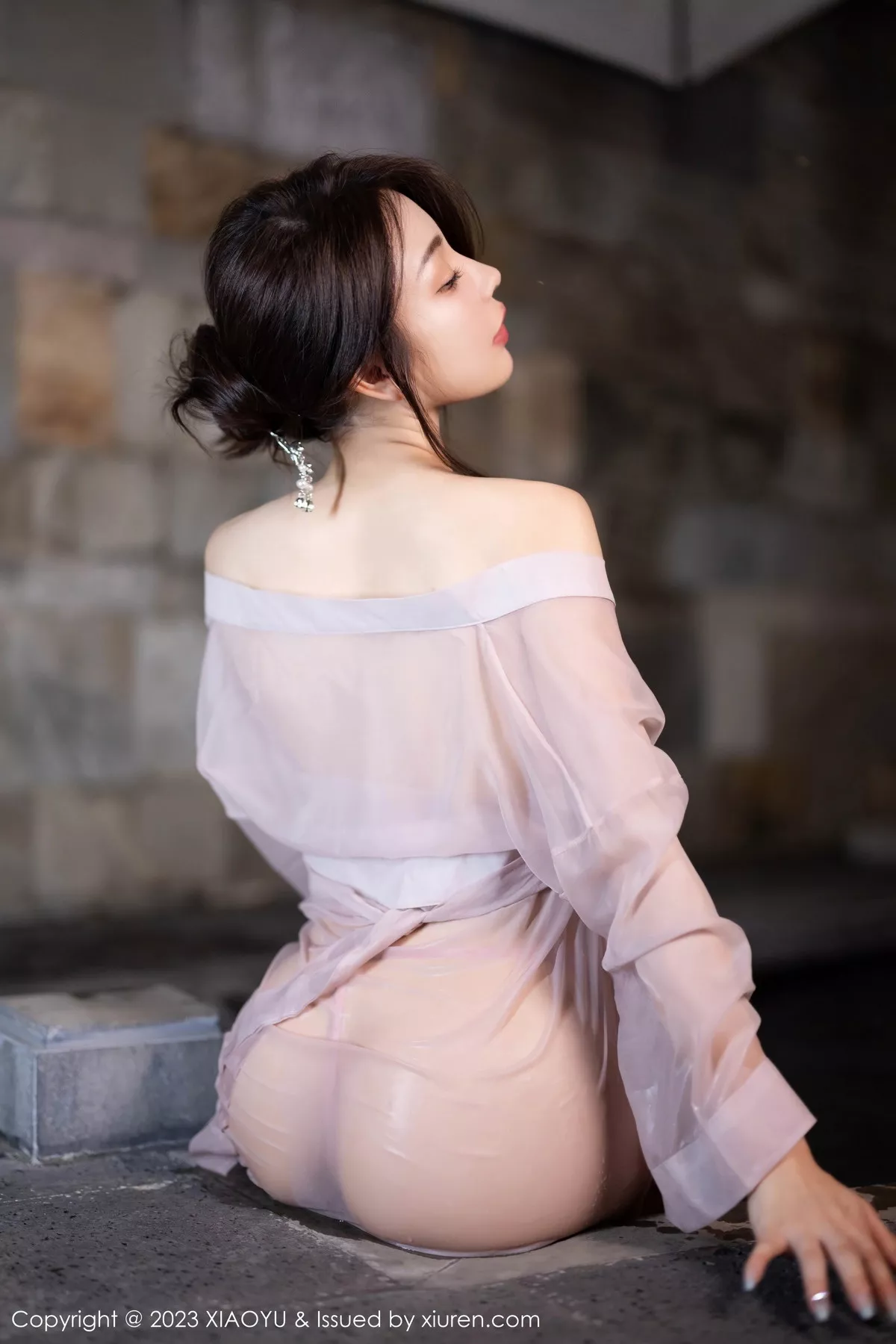 秀人集.com_[XiaoYu画语界]Vol.1076_女神徐莉芝Booty性感轻透薄纱服配超薄肉丝秀曼妙身姿诱惑写真84P