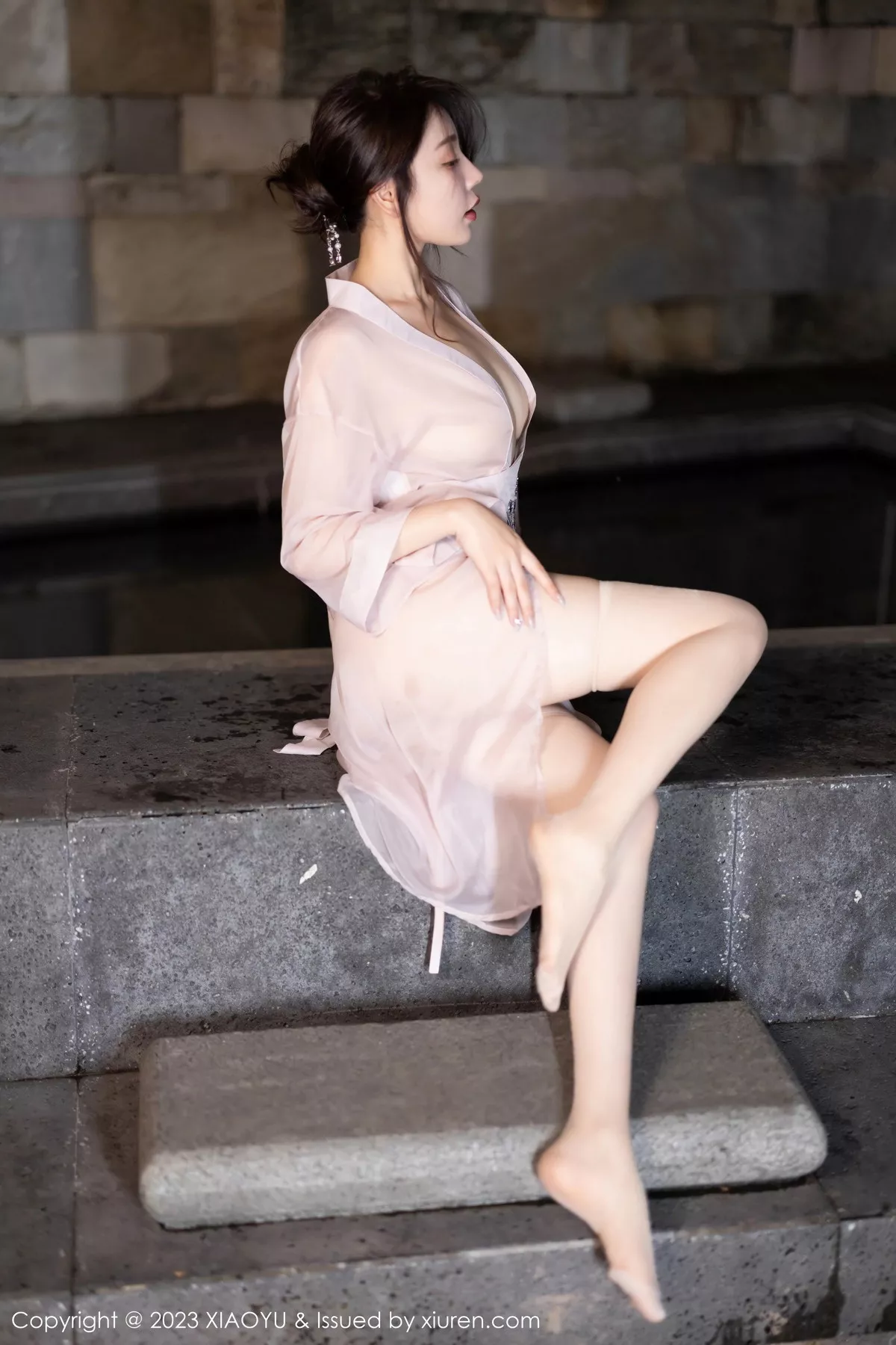 秀人集.com_[XiaoYu画语界]Vol.1076_女神徐莉芝Booty性感轻透薄纱服配超薄肉丝秀曼妙身姿诱惑写真84P