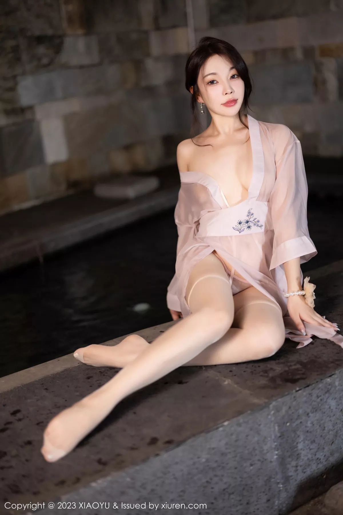 秀人集.com_[XiaoYu画语界]Vol.1076_女神徐莉芝Booty性感轻透薄纱服配超薄肉丝秀曼妙身姿诱惑写真84P