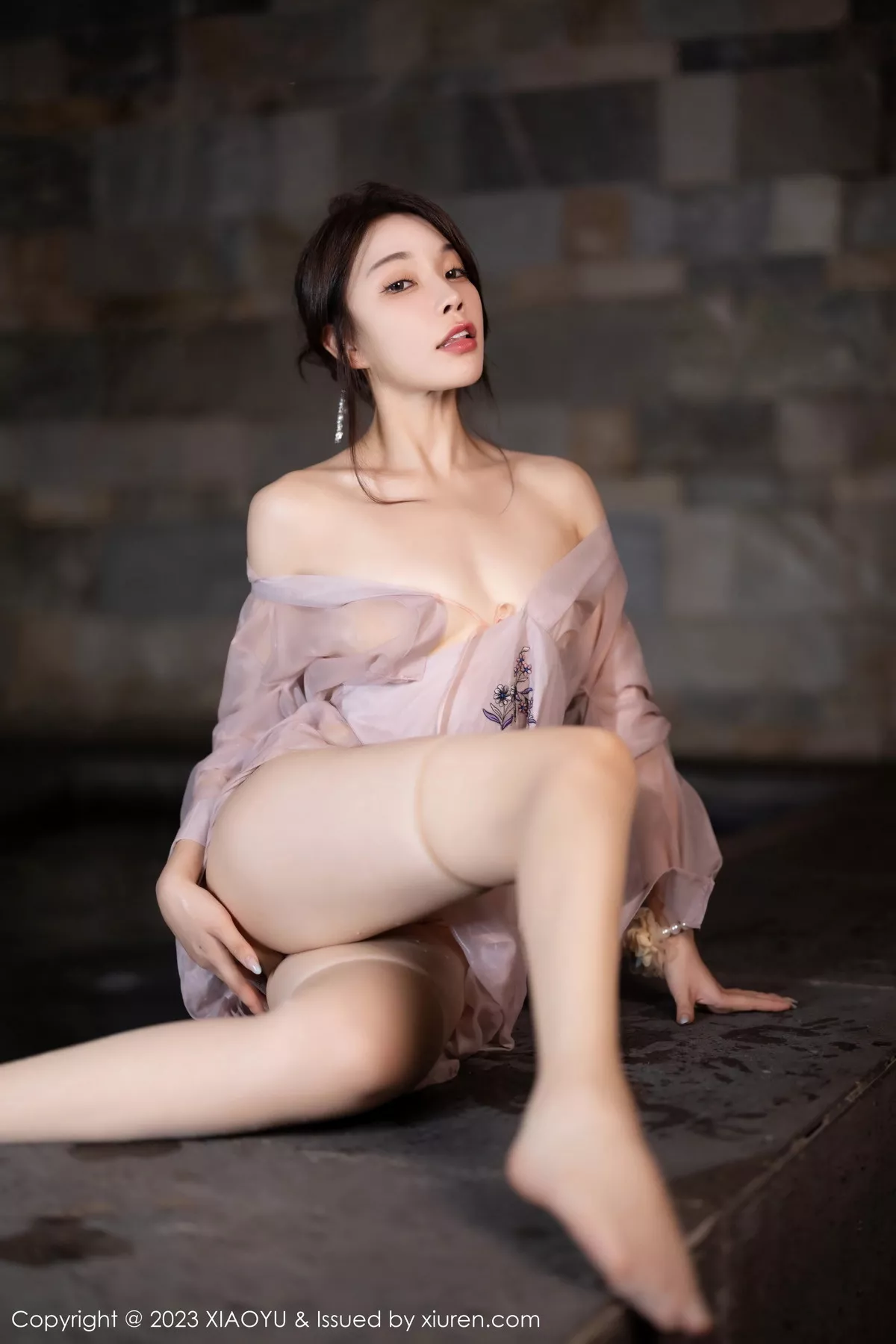 秀人集.com_[XiaoYu画语界]Vol.1076_女神徐莉芝Booty性感轻透薄纱服配超薄肉丝秀曼妙身姿诱惑写真84P