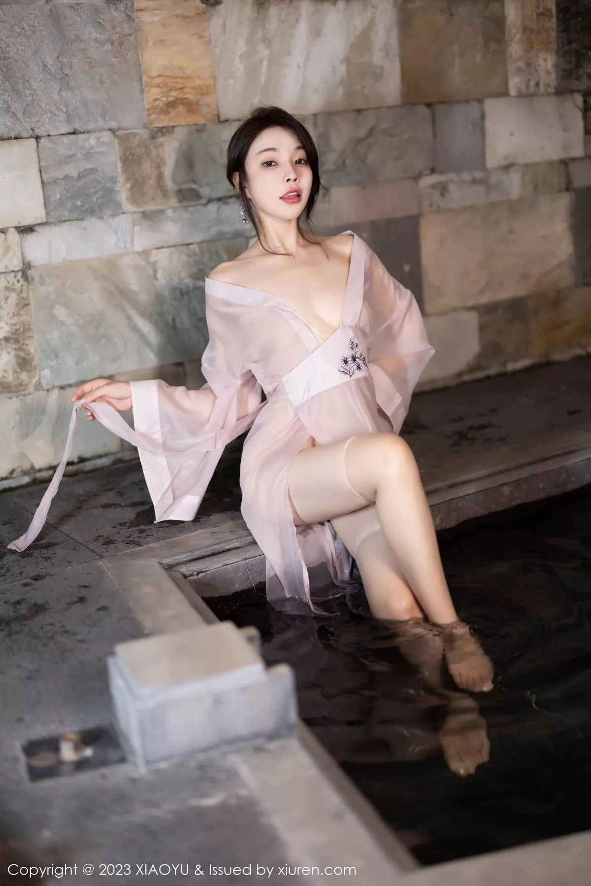 秀人集.com_[XiaoYu画语界]Vol.1076_女神徐莉芝Booty性感轻透薄纱服配超薄肉丝秀曼妙身姿诱惑写真84P