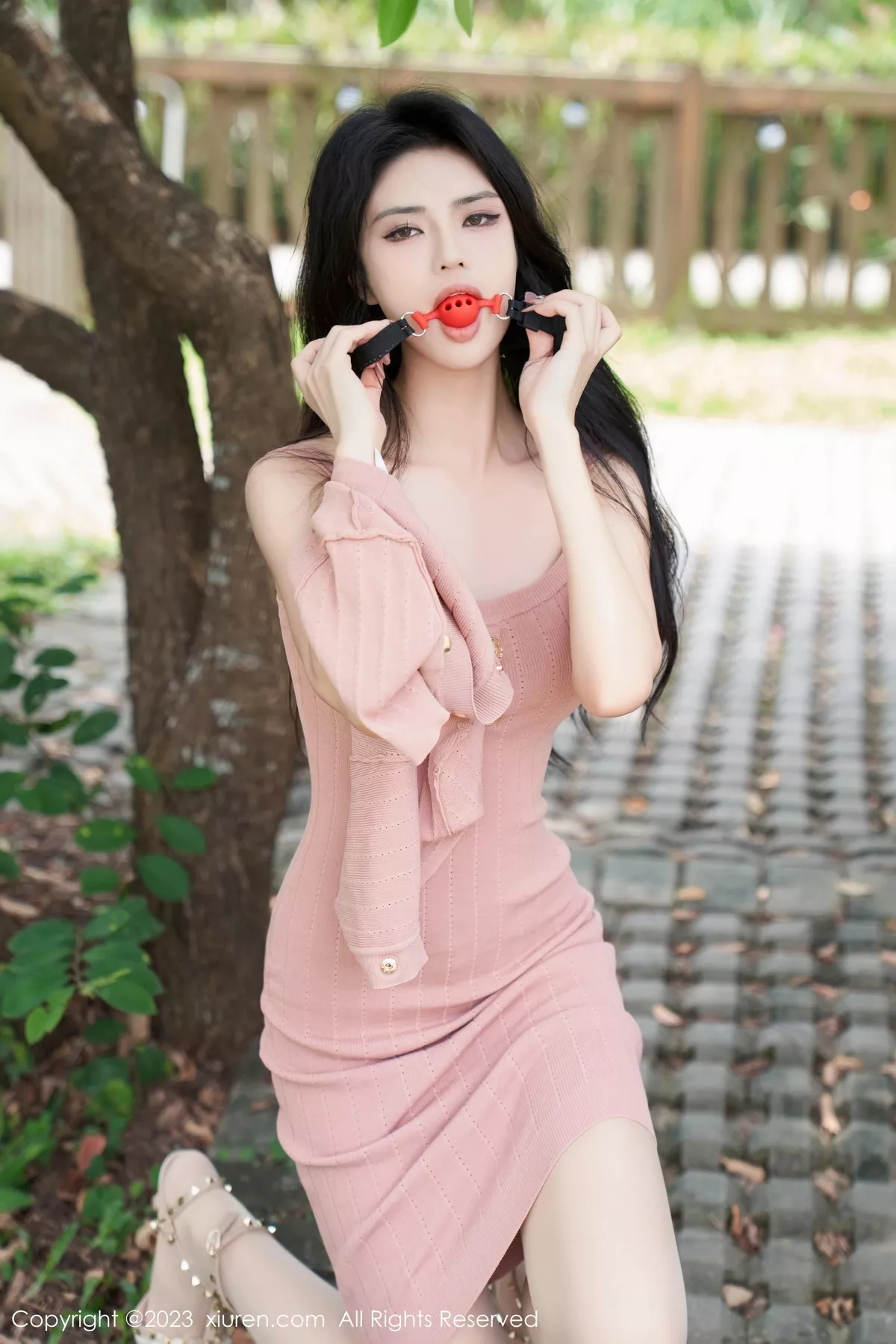 秀人集.com_[XiuRen秀人网]No.7137_模特浅浅Danny性感粉色连衣裙配开档肉丝秀丰腴身姿诱惑写真90P
