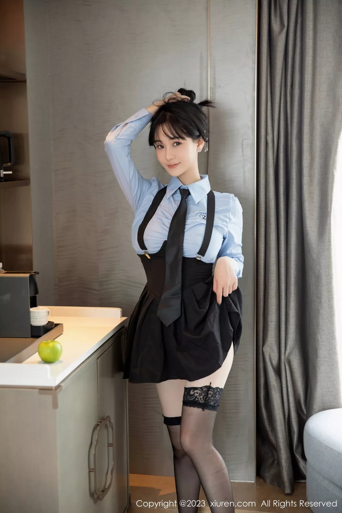 秀人集.com_[XiuRen秀人网]No.7140_模特柚琪Rich性感学妹装扮半脱露黑色内衣秀丰腴美臀诱惑写真76P