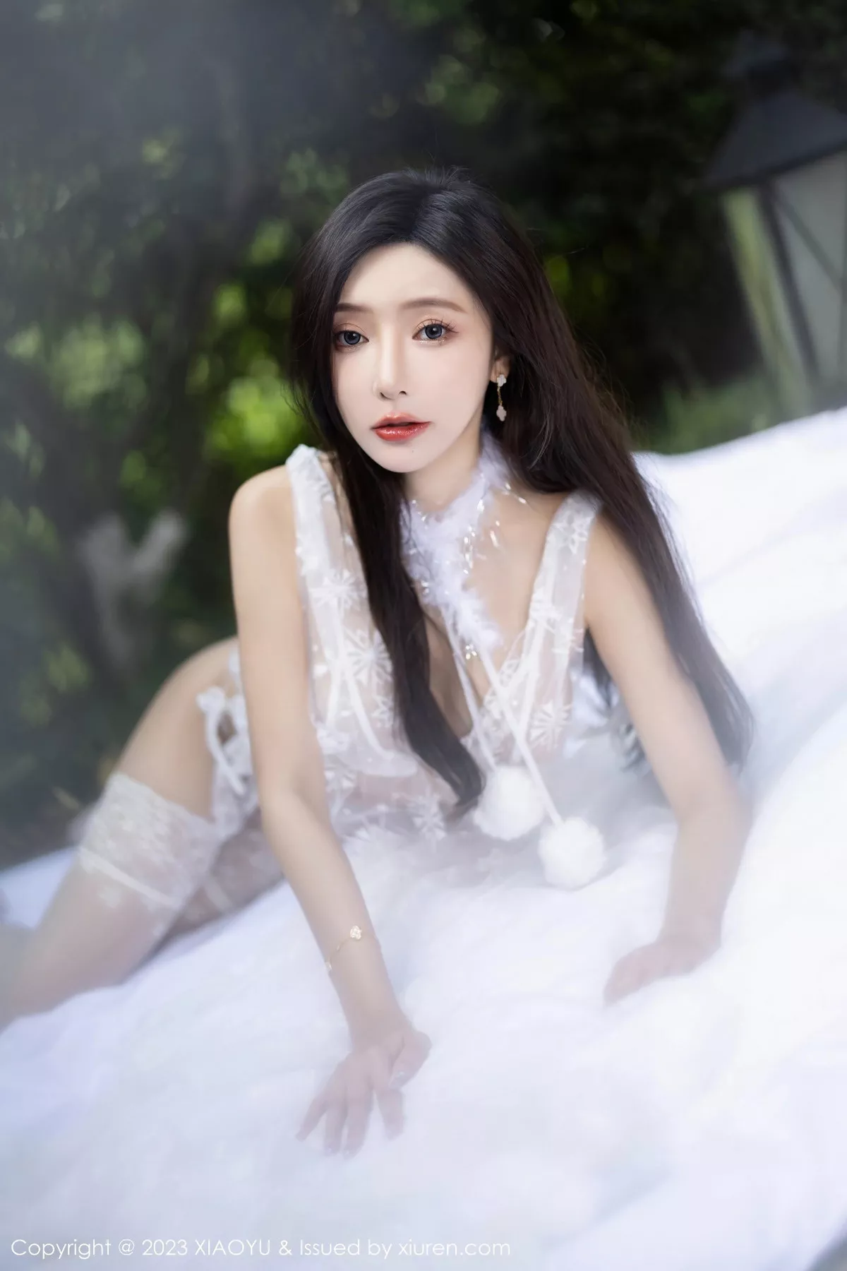 秀人集.com_[XiaoYu画语界]Vol.1079_女神王馨瑶yanni杏色服饰+白色蕾丝情趣内衣秀惹火身材诱惑写真84P