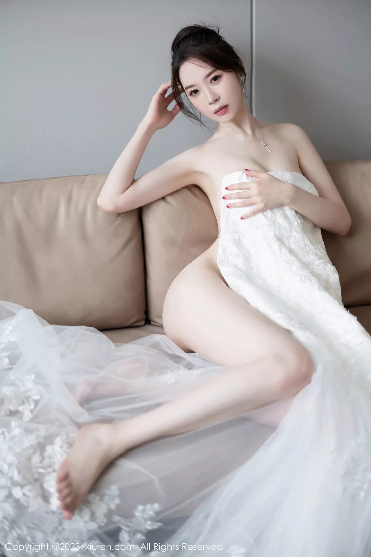 秀人集.com_[XiuRen秀人网]No.7310_模特梦心玥安吉旅拍性感白色婚纱服饰半脱秀曼妙身姿诱惑写真83P