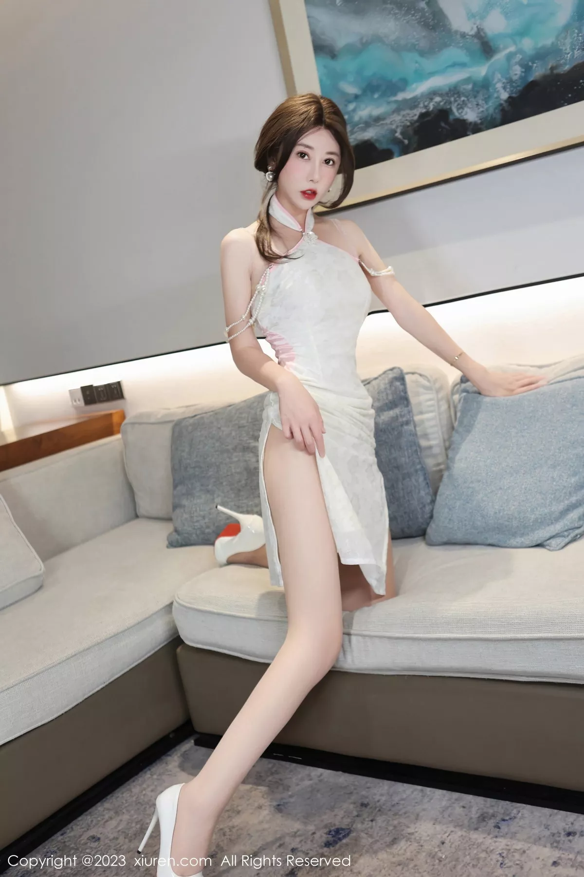 秀人集.com_[XiuRen秀人网]No.7334_新人模特白笑笑白色旗袍露薄纱内衣配超薄肉丝秀美腿诱惑写真80P