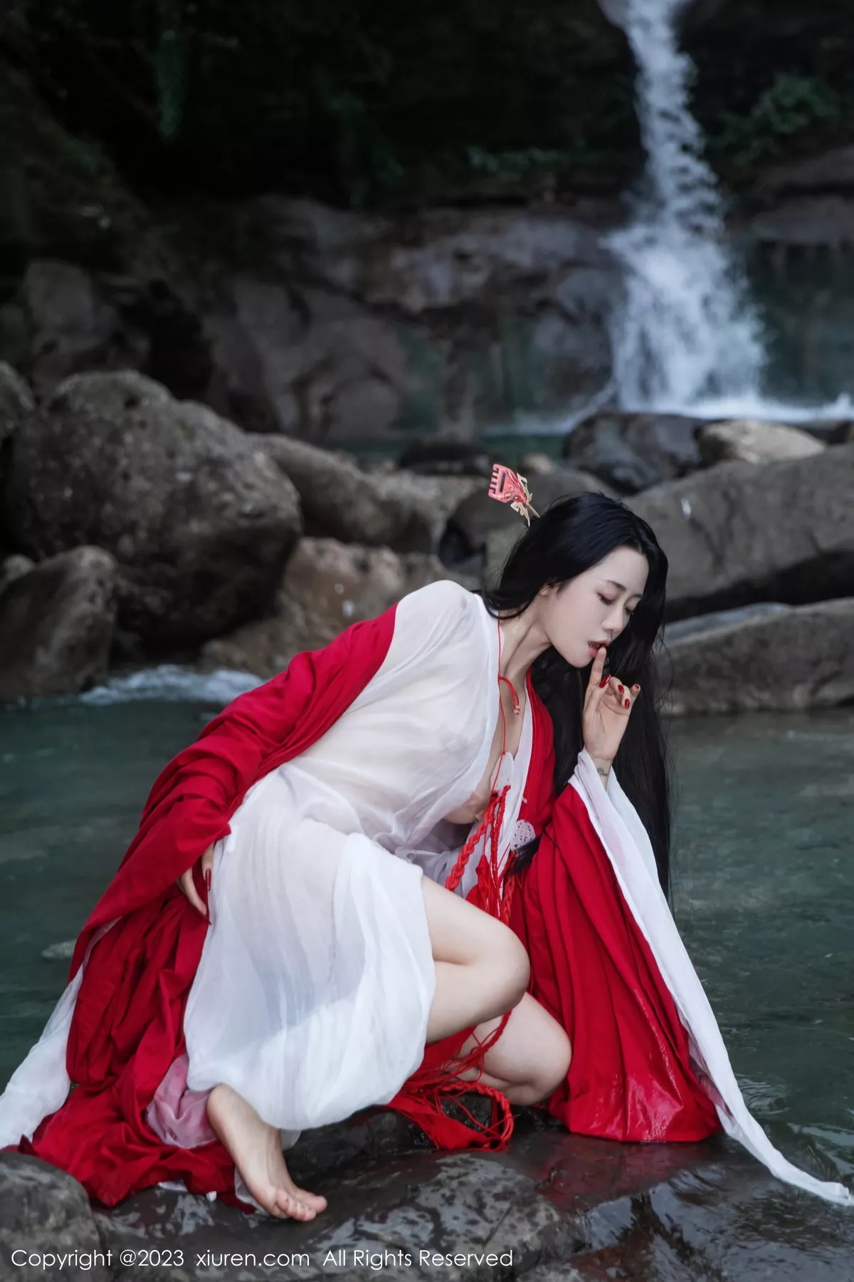 秀人集.com_[XiuRen秀人网]No.7295_模特严利娅Yuliya妲己扮演性感红色薄透古装服饰秀美臀诱惑写真89P
