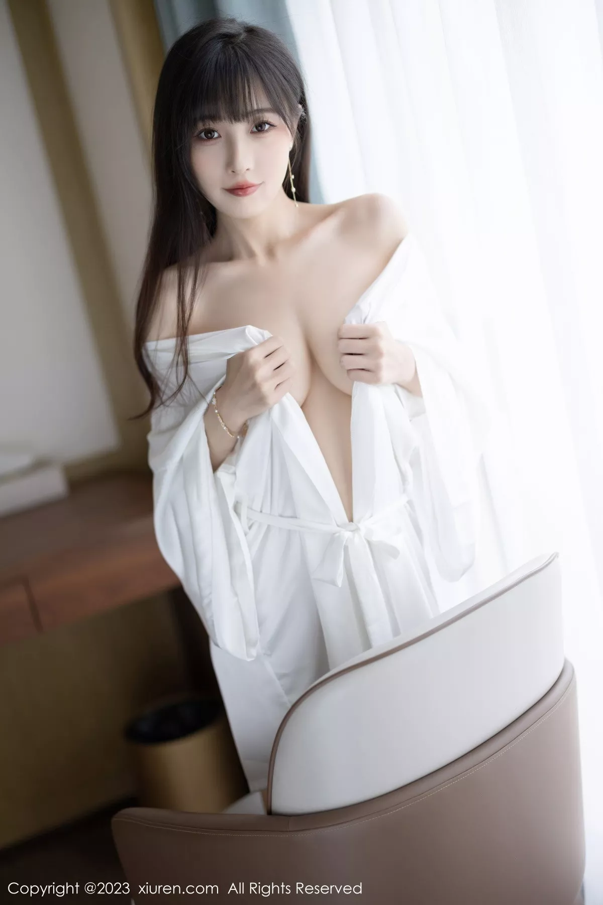 秀人集.com_[XiuRen秀人网]No.7297_模特林星阑性感白色连衣长裙配凉高跟半撩秀翘臀美腿诱惑写真84P