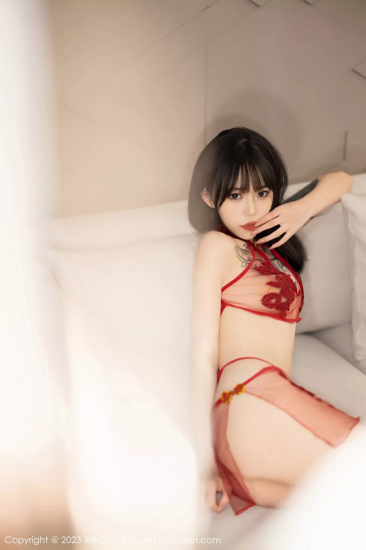 秀人集.com_[XiaoYu画语界]Vol.1101_模特奶瓶性感黑色服饰+红色薄纱情趣内衣秀完美身姿诱惑写真82P