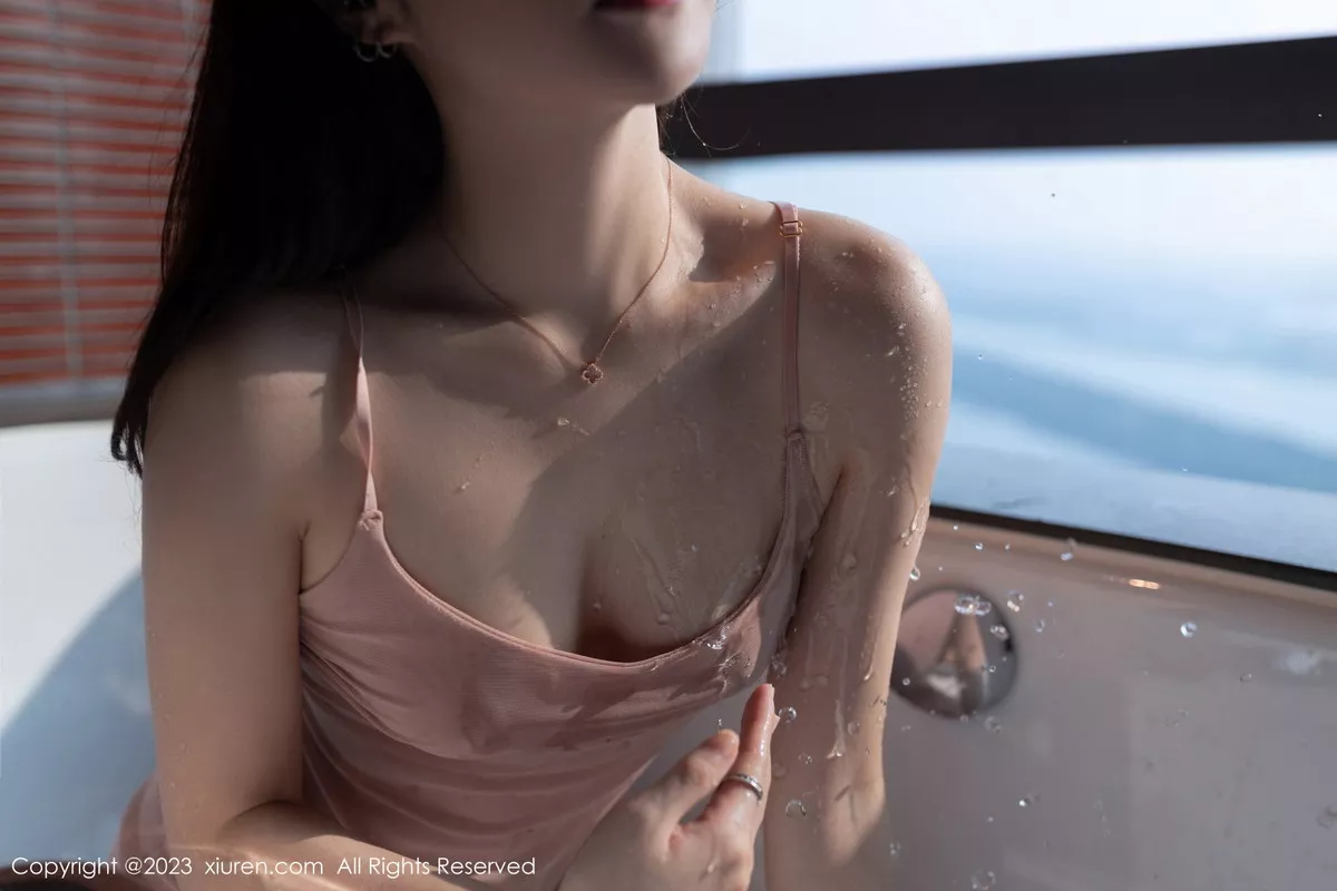 秀人集.com_[XiuRen秀人网]No.7429_模特鱼子酱Fish性感粉桃吊带裙配原色丝袜秀曼妙身姿诱惑写真80P