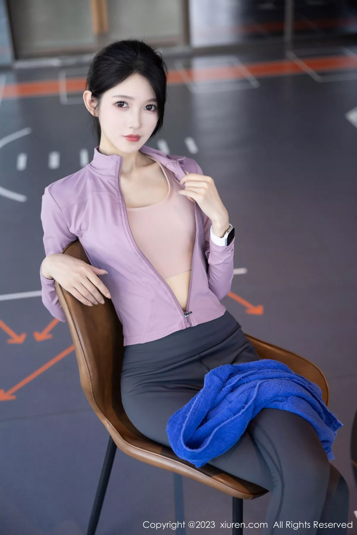 秀人集.com_[XiuRen秀人网]No.7438_模特程程程健身房紫灰色上衣配灰色运动裤秀曼妙身姿诱惑写真84P