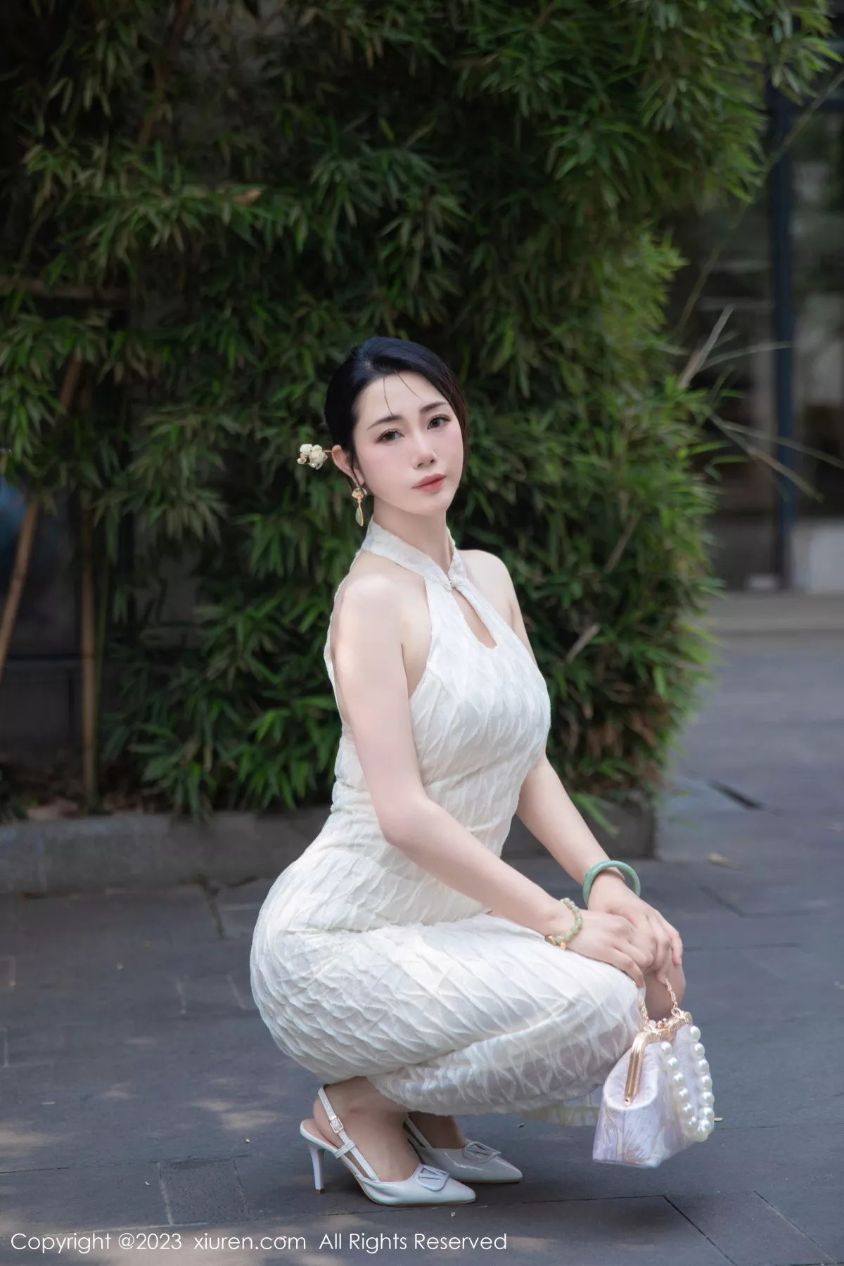 秀人集.com_[XiuRen秀人网]No.7435_模特严利娅Yuliya性感白色旗袍服饰秀婀娜身姿完美诱惑写真71P
