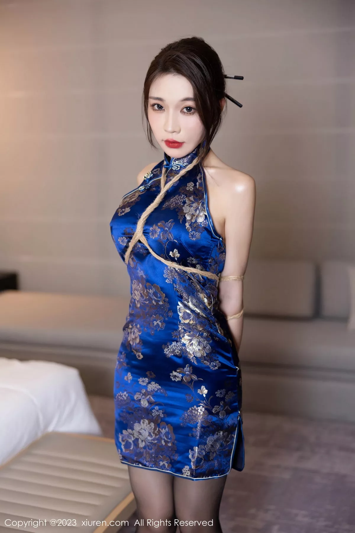 秀人集.com_[XiuRen秀人网]No.7453_女神徐莉芝Booty蓝色旗袍服饰+黑色情趣服秀曼妙身姿诱惑写真91P