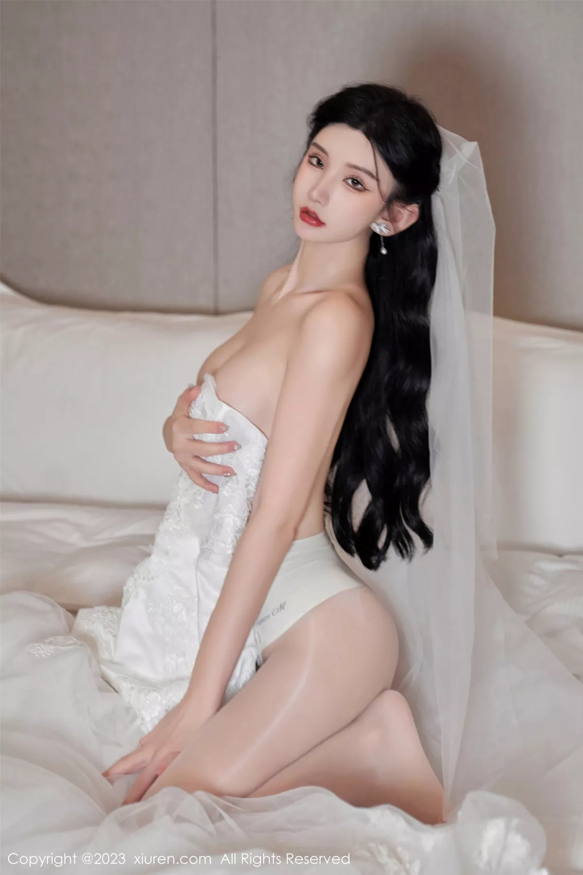 秀人集.com_[XiuRen秀人网]No.7463_女神周于希Sally性感白色婚纱+白色蕾丝情趣服饰完美诱惑写真100P