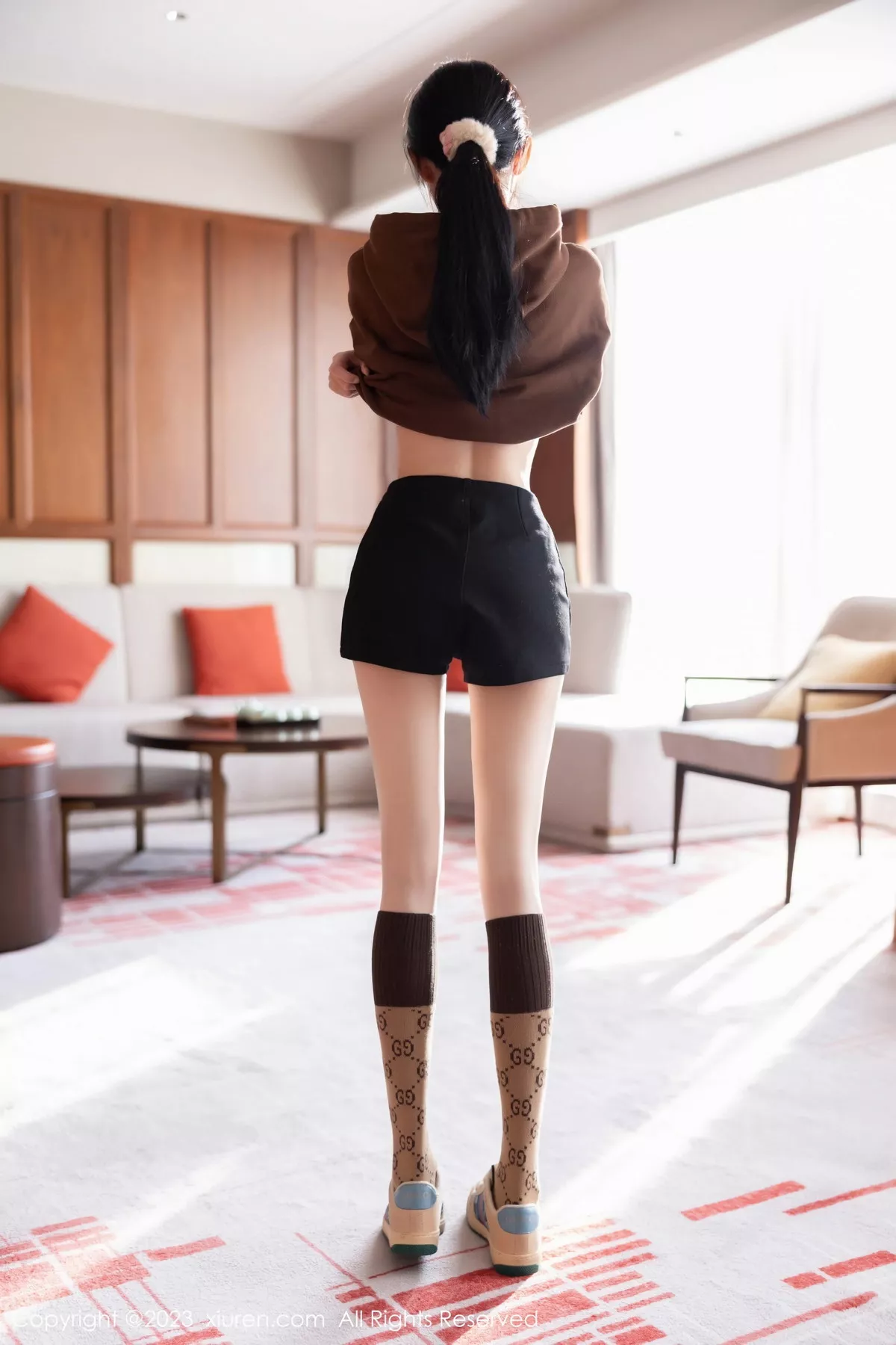 秀人集.com_[XiuRen秀人网]No.7488_模特程程程咖啡色卫衣露淡红内衣配肉丝袜秀曼妙身姿诱惑写真81P