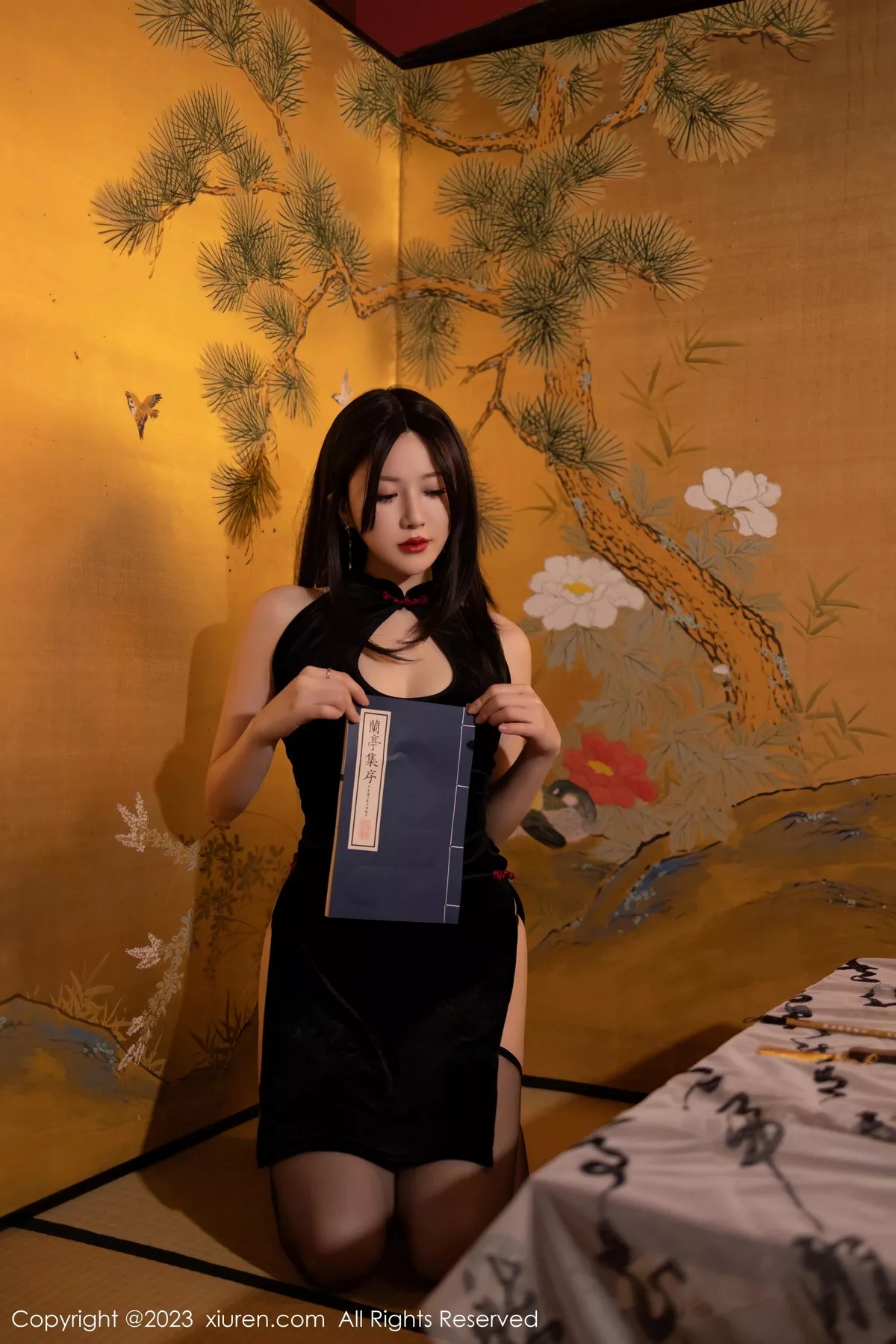 秀人集.com_[XiuRen秀人网]No.7507_模特鱼子酱Fish性感黑色情趣旗袍配黑丝袜秀曼妙身姿诱惑写真76P