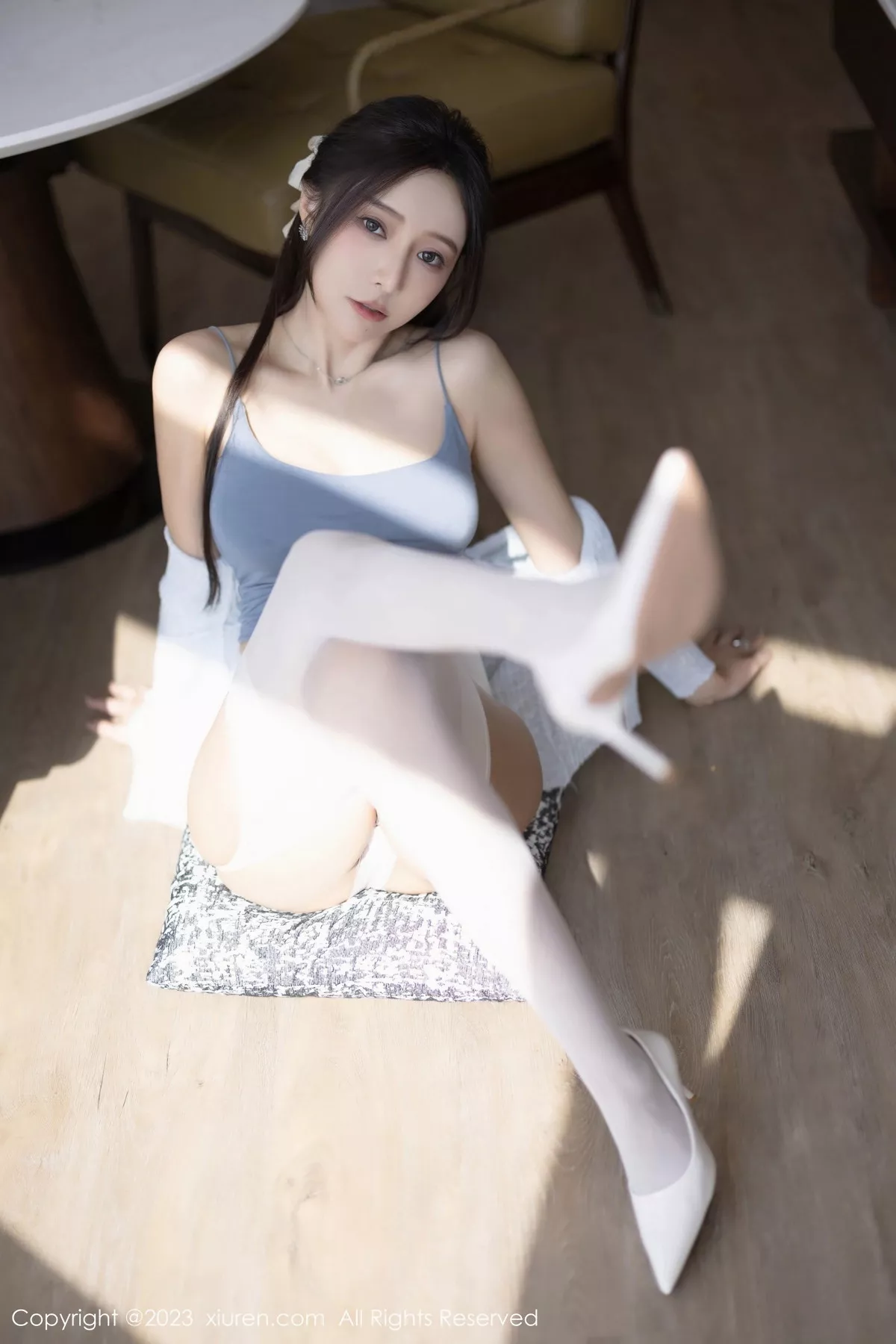 秀人集.com_[XiuRen秀人网]No.7515_女神王馨瑶yanni性感浅色服饰配短裙露白丝吊袜秀美腿诱惑写真82P