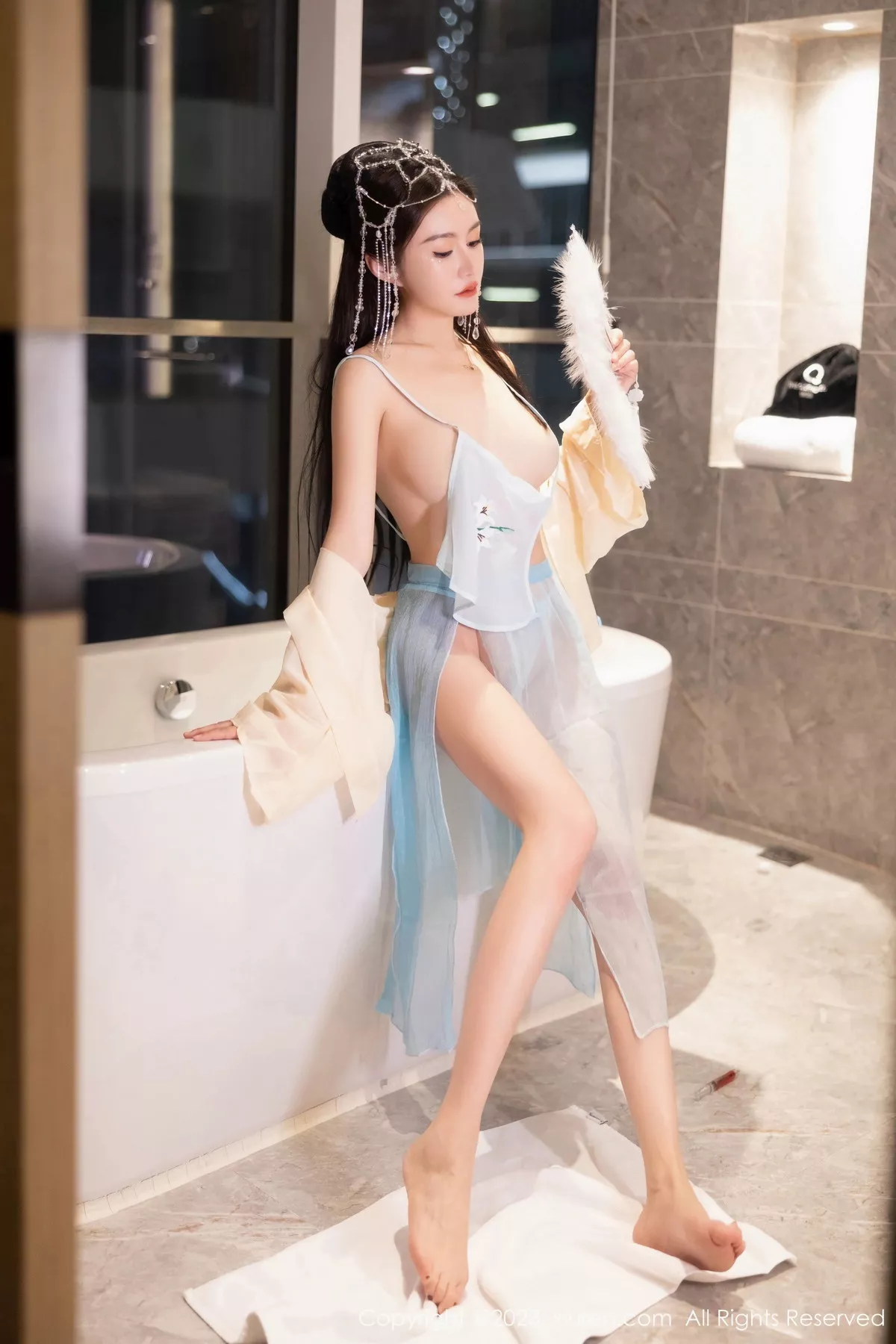 秀人集.com_[XiuRen秀人网]No.7514_模特唐宁宁私房浴室性感浅色薄纱古装服饰秀丰腴身姿诱惑写真75P