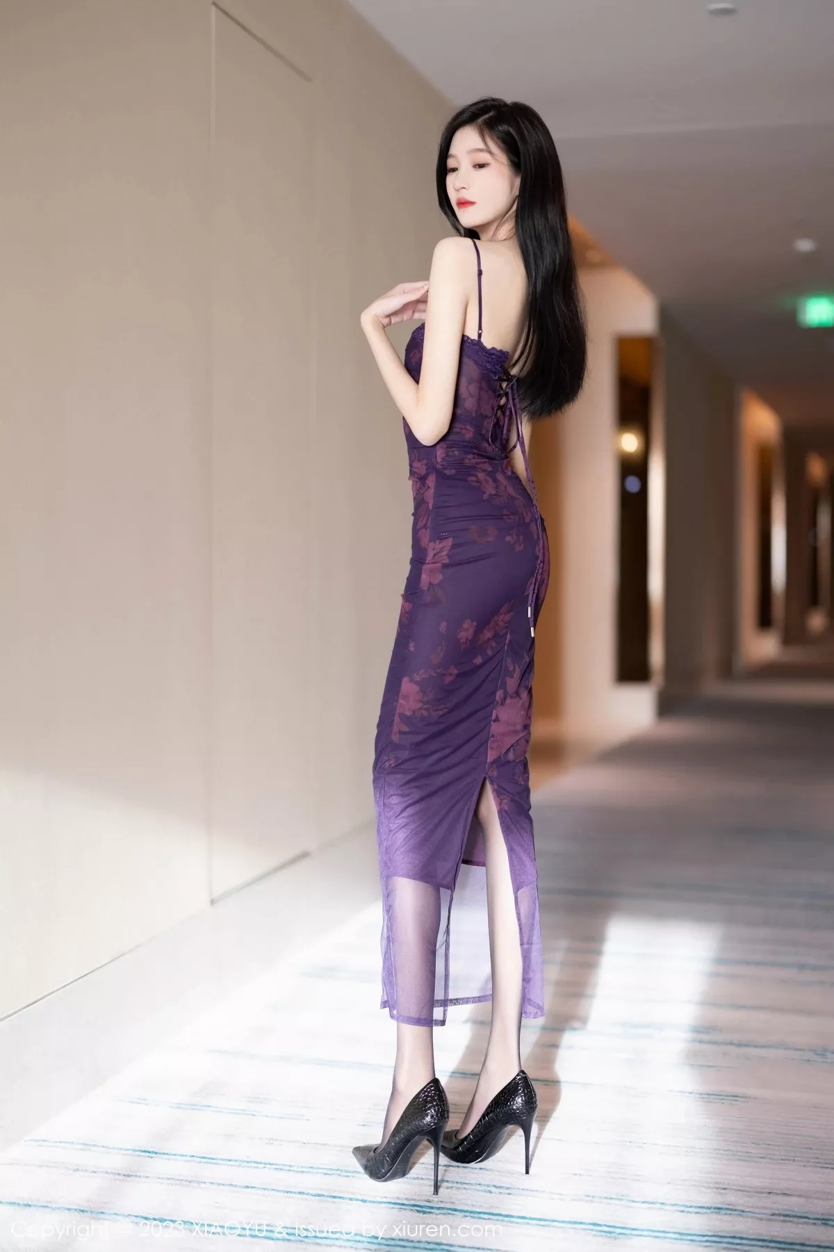 秀人集.com_[XiaoYu画语界]Vol.1128_模特程程程性感紫色吊带长裙+黑色情趣内衣秀曼妙身姿诱惑写真84P