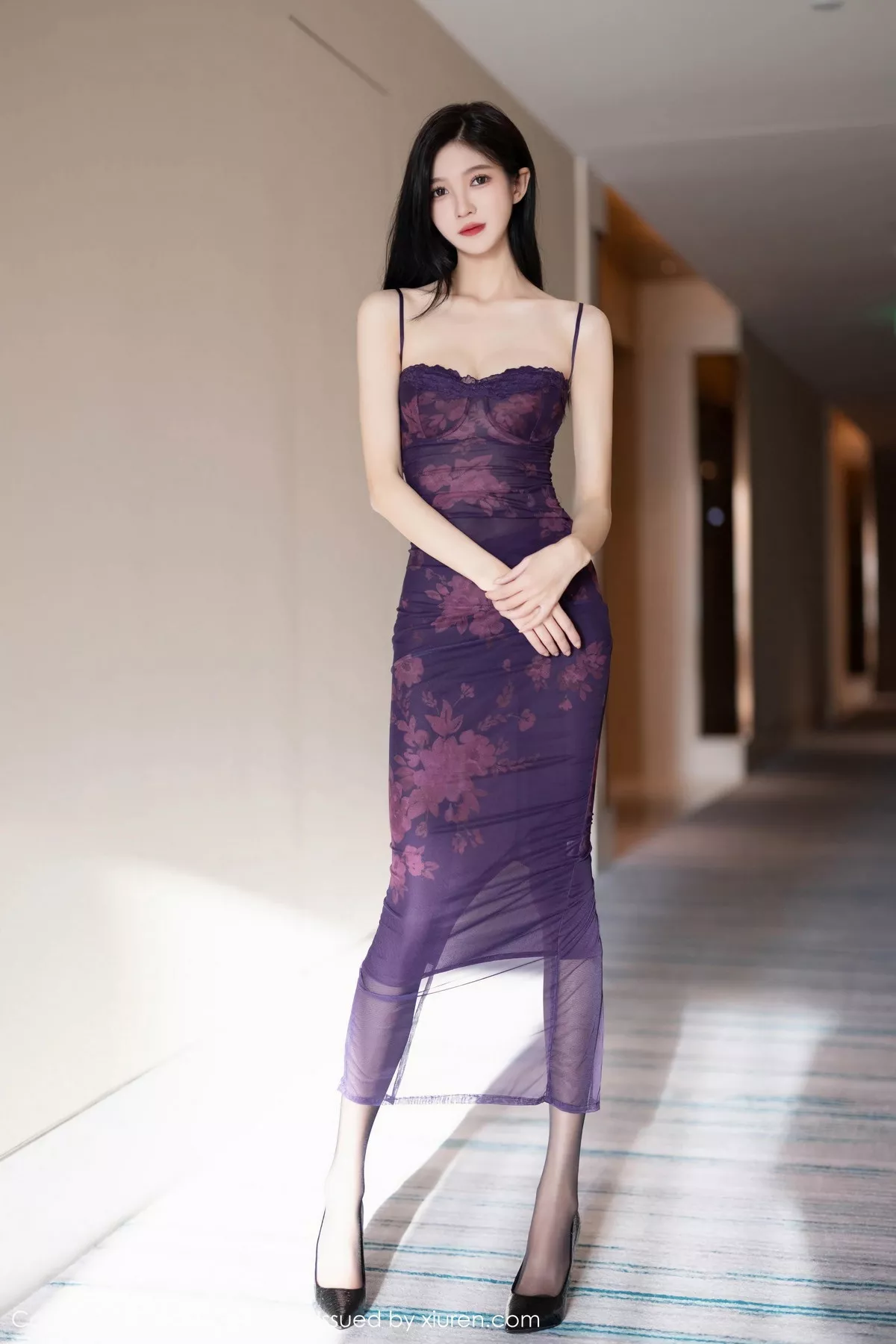 秀人集.com_[XiaoYu画语界]Vol.1128_模特程程程性感紫色吊带长裙+黑色情趣内衣秀曼妙身姿诱惑写真84P