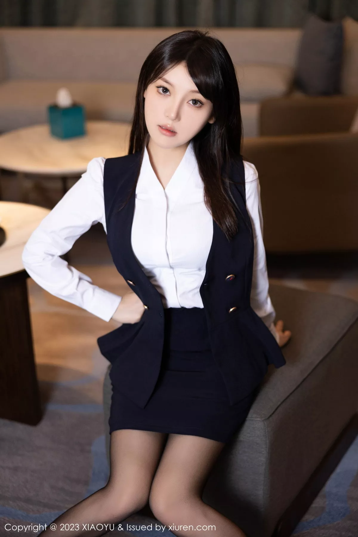 秀人集.com_[XiaoYu画语界]Vol.1113_模特豆瓣酱脱深色OL服饰露性感黑色内衣秀丰满身材诱惑写真83P