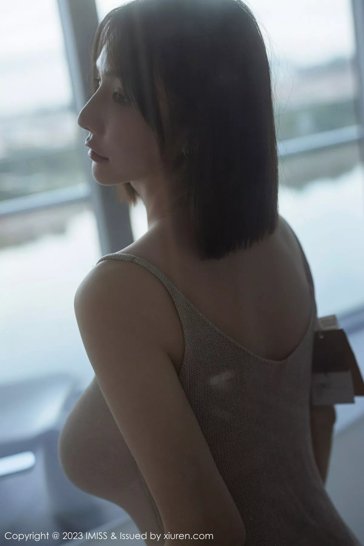 秀人集.com_[IMISS爱蜜社]Vol.752_模特Evon陈赞之浅粉灰吊带短裙露白色内衣秀丰满身材诱惑写真46P