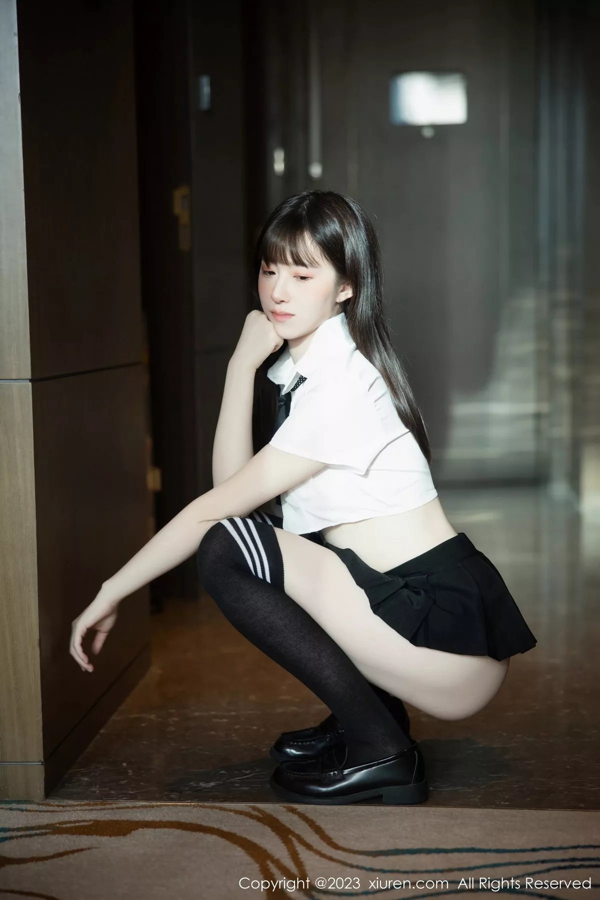 秀人集.com_[XiuRen秀人网]No.7534_模特林悠悠性感短款白T配黑色短裙半撩秀翘臀美腿惹火诱惑写真81P