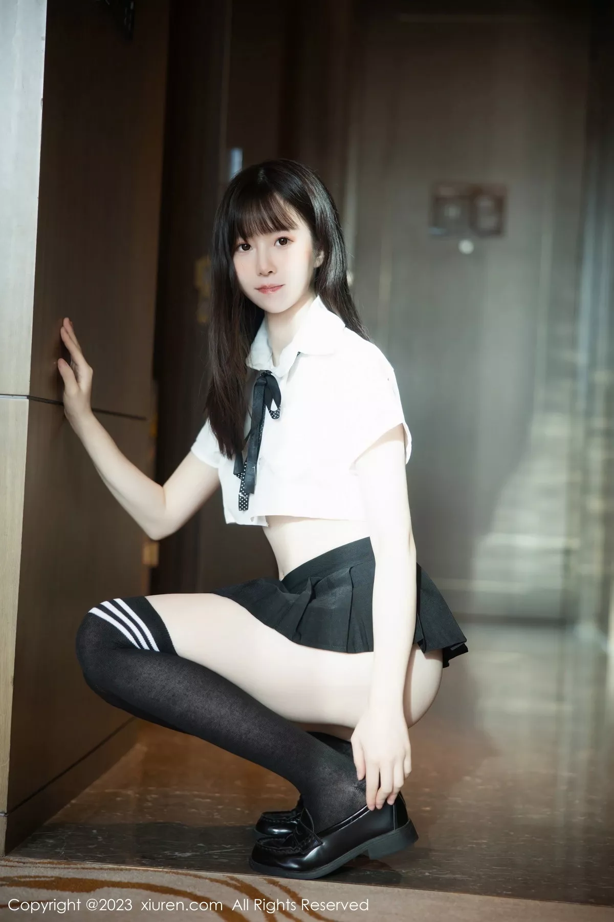 秀人集.com_[XiuRen秀人网]No.7534_模特林悠悠性感短款白T配黑色短裙半撩秀翘臀美腿惹火诱惑写真81P