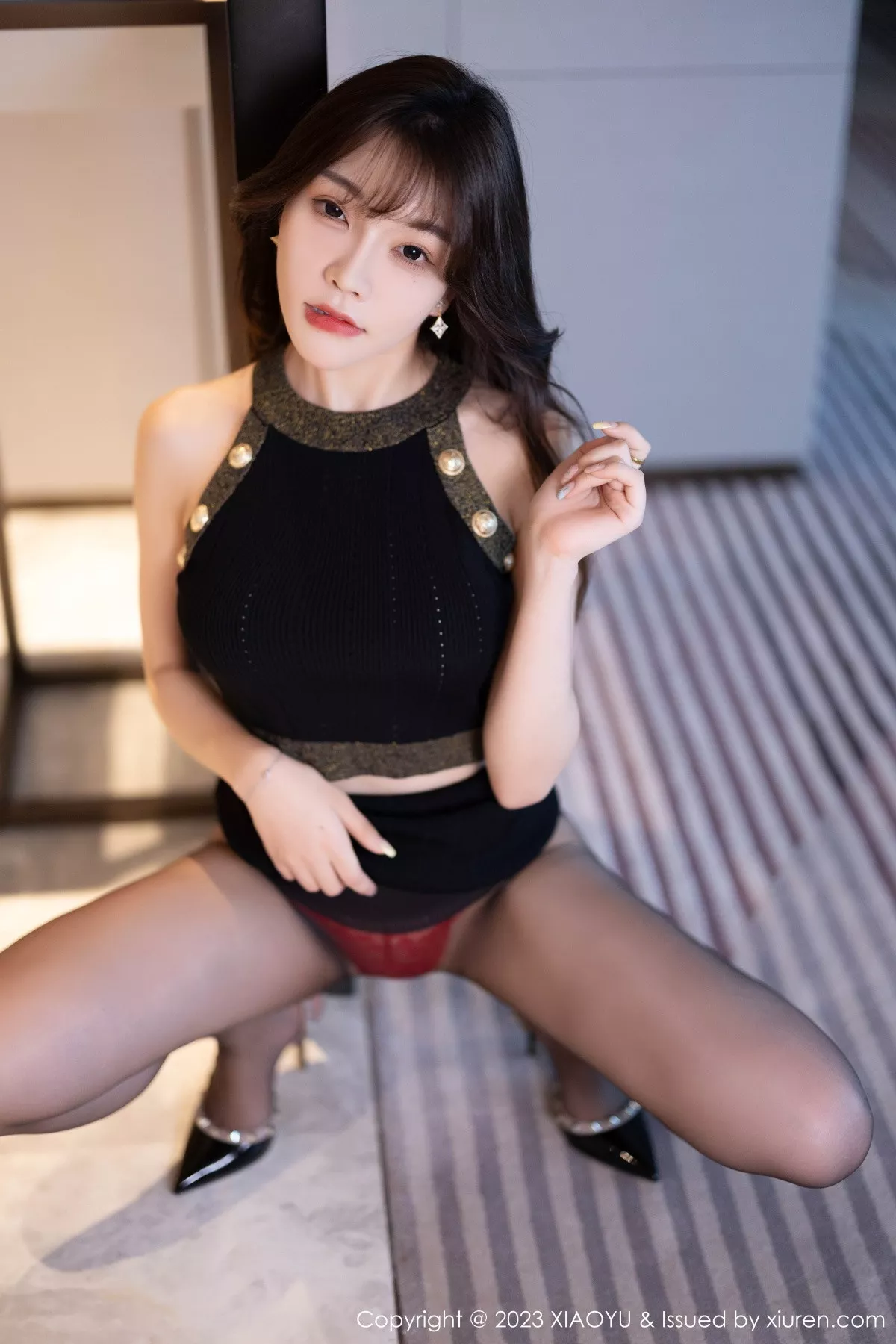 秀人集.com_[XiaoYu画语界]Vol.1137_女神徐莉芝Booty性感黑色服饰配超薄黑丝露红色内衣诱惑写真84P