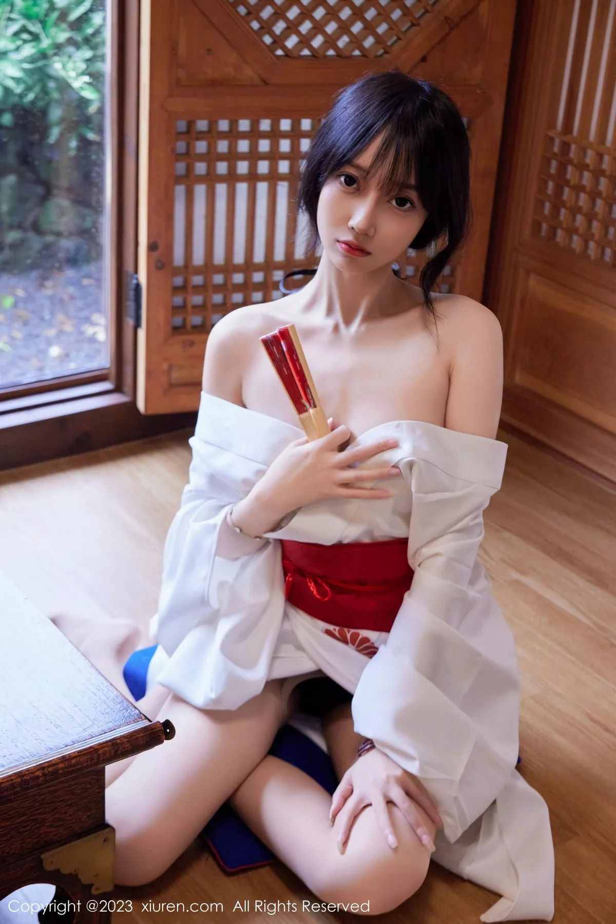 秀人集.com_[XiuRen秀人网]No.7610_模特玥儿玥er性感白色日式和服配开档肉丝秀完美身材诱惑写真60P