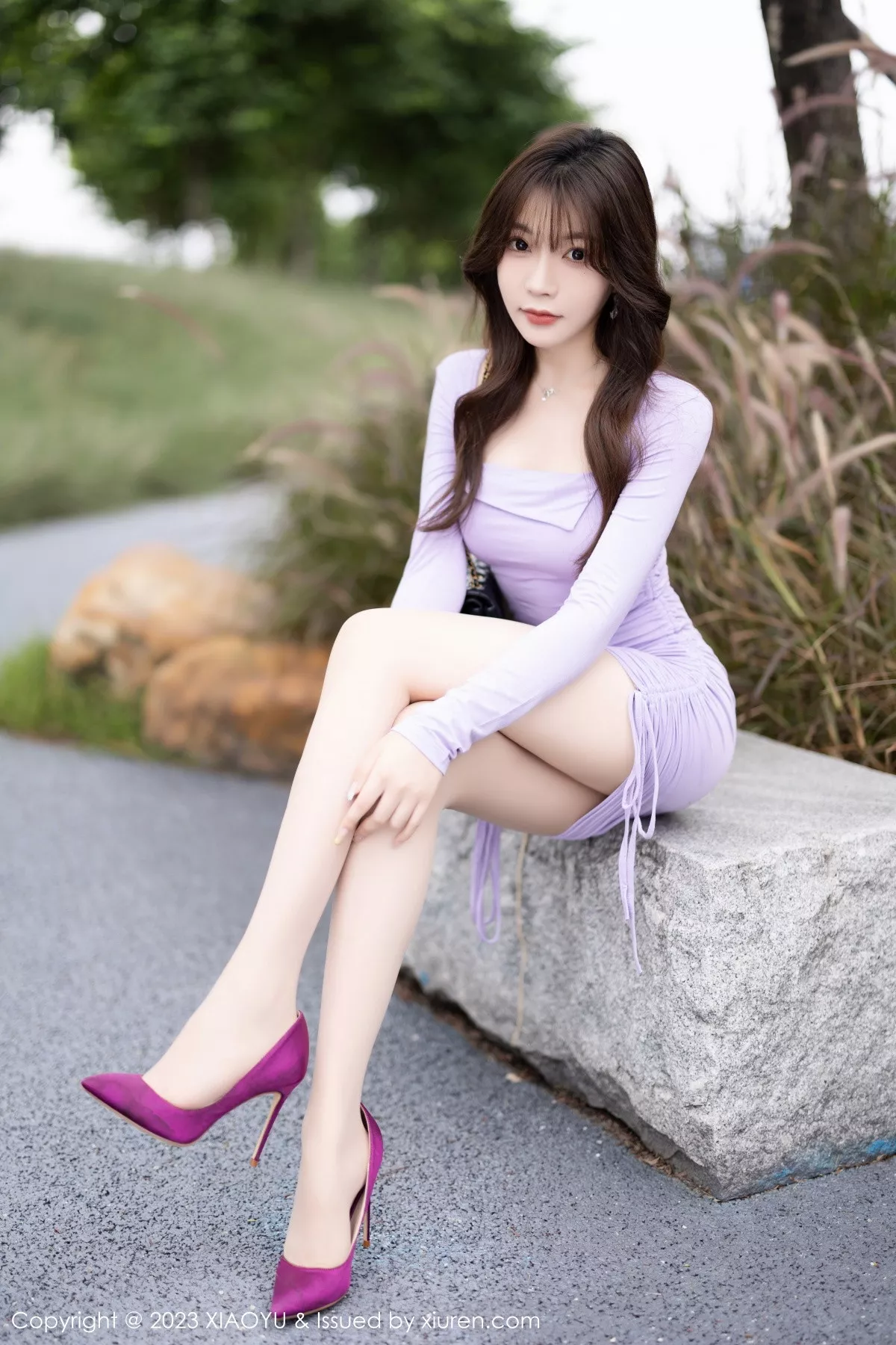 秀人集.com_[XiaoYu画语界]Vol.1140_女神徐莉芝Booty性感淡紫色连衣裙配超薄无内肉丝惹火诱惑写真87P