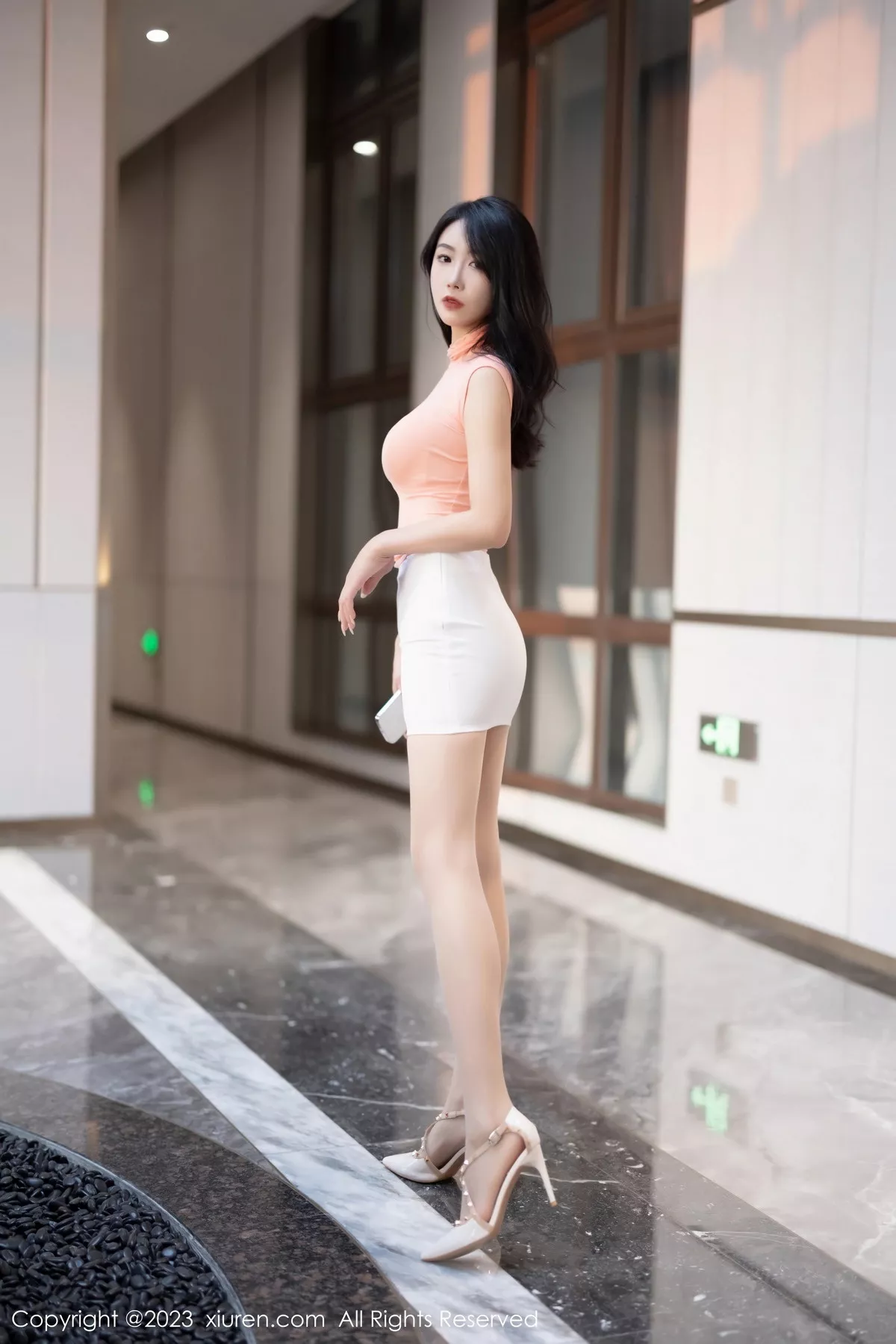 秀人集.com_[XiuRen秀人网]No.7619_模特苏苏阿性感淡红上衣配白短裙露浅色内衣秀曼妙身姿诱惑写真91P