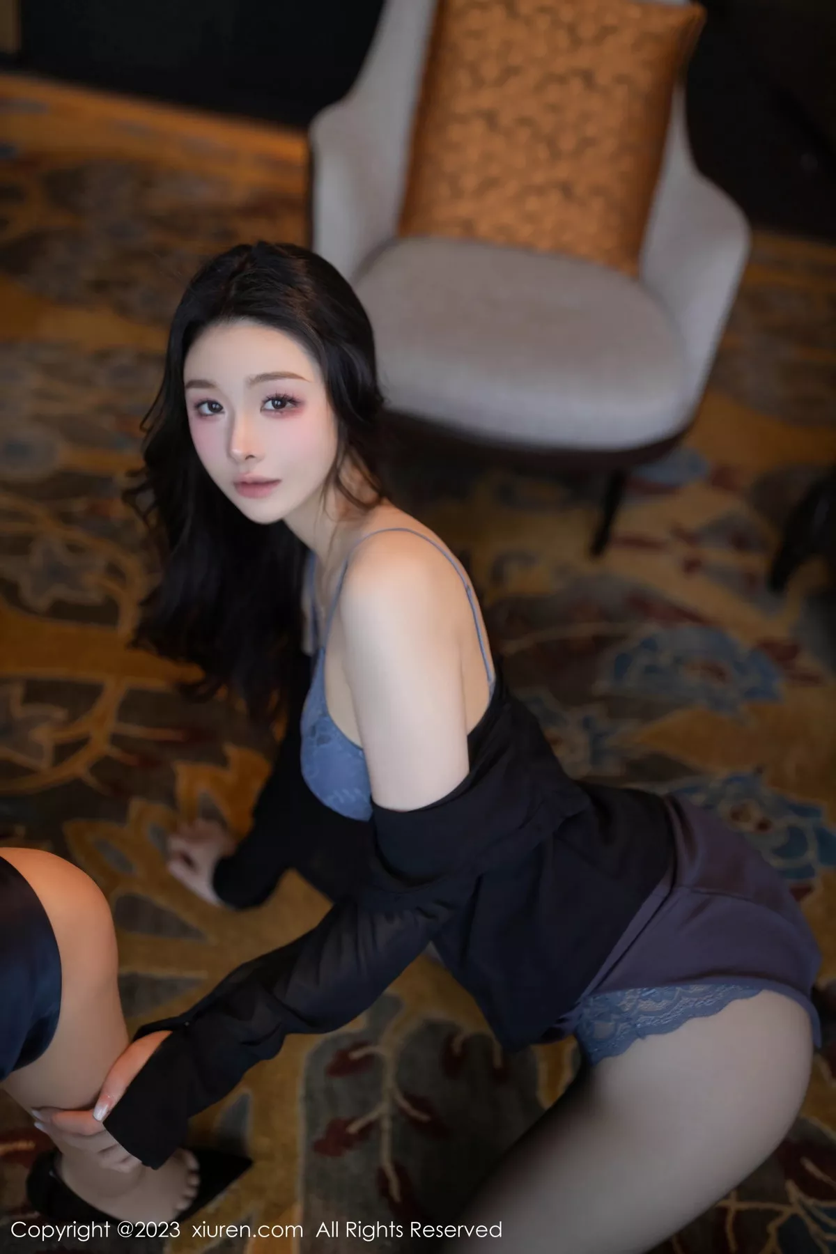 秀人集.com_[XiuRen秀人网]No.7542_模特小逗逗性感黑色OL装露蓝灰色蕾丝内衣配超薄黑丝诱惑写真78P