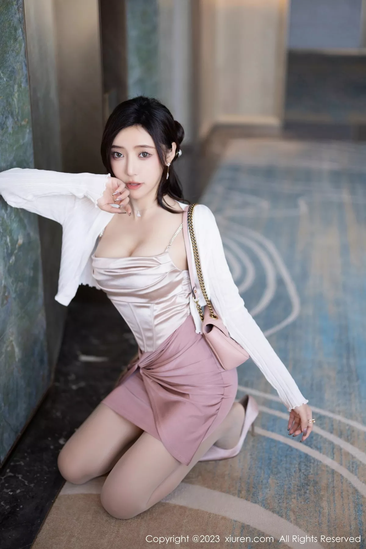 秀人集.com_[XiuRen秀人网]No.7640_女神王馨瑶yanni粉色连衣短裙+黑色情趣服秀完美身材诱惑写真88P