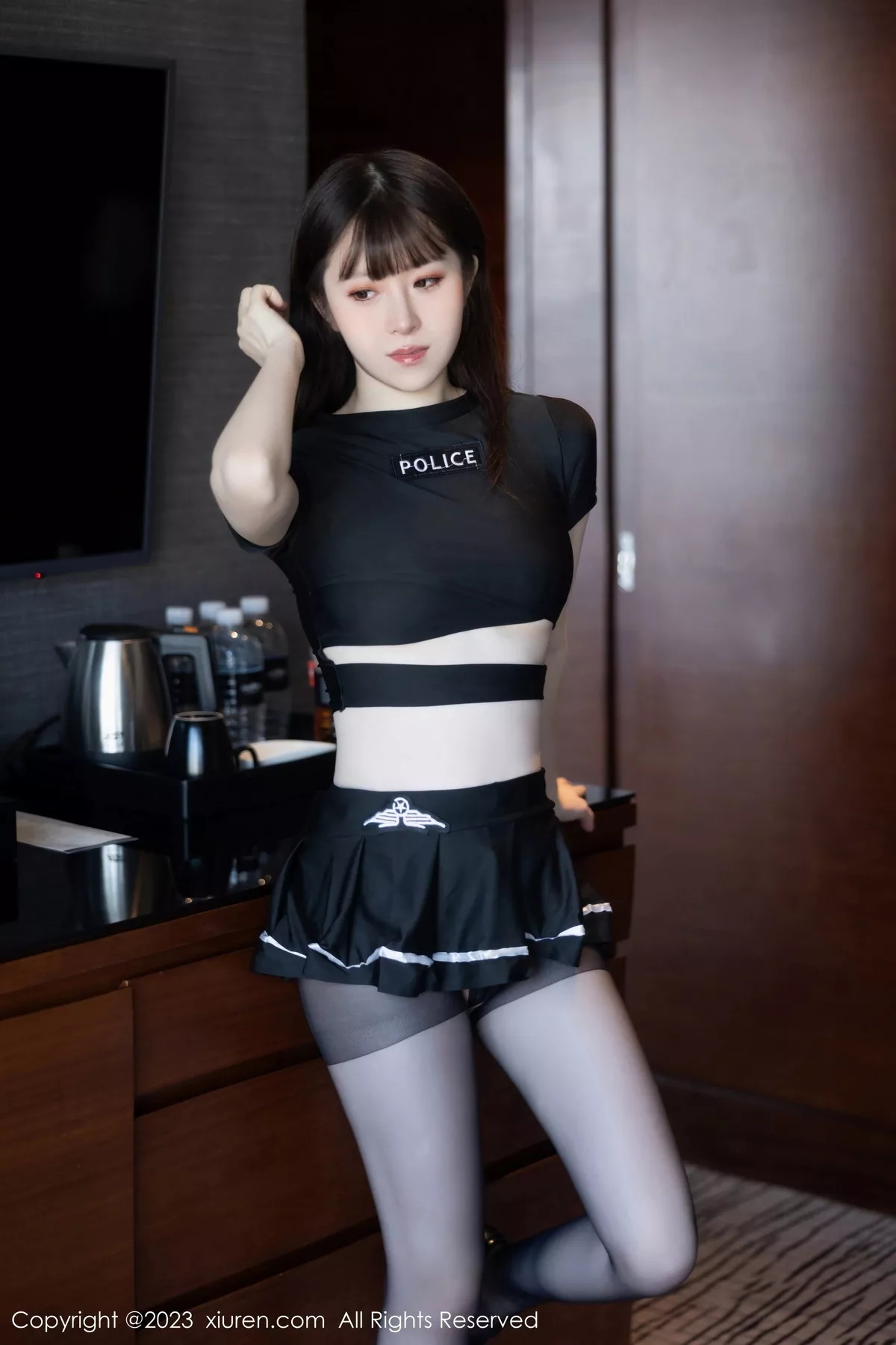 秀人集.com_[XiuRen秀人网]No.7637_模特林悠悠性感黑色上衣配黑短裙露开档黑丝秀曼妙身姿诱惑写真98P