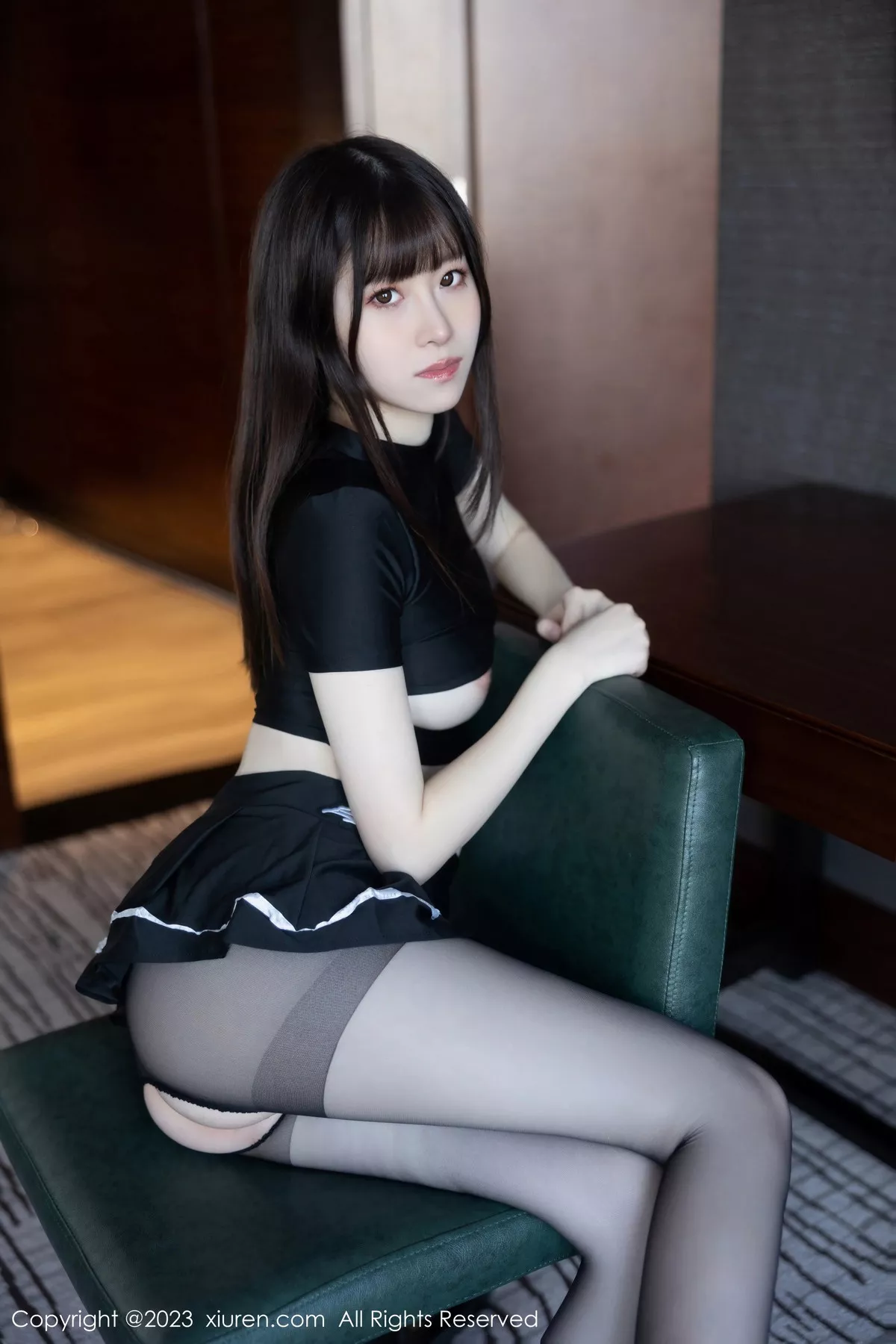 秀人集.com_[XiuRen秀人网]No.7637_模特林悠悠性感黑色上衣配黑短裙露开档黑丝秀曼妙身姿诱惑写真98P
