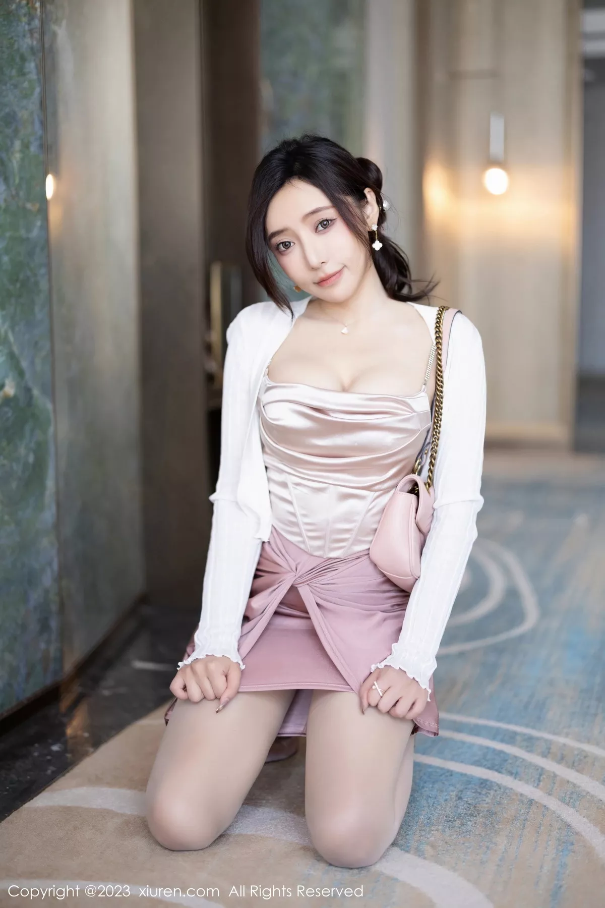 秀人集.com_[XiuRen秀人网]No.7640_女神王馨瑶yanni粉色连衣短裙+黑色情趣服秀完美身材诱惑写真88P