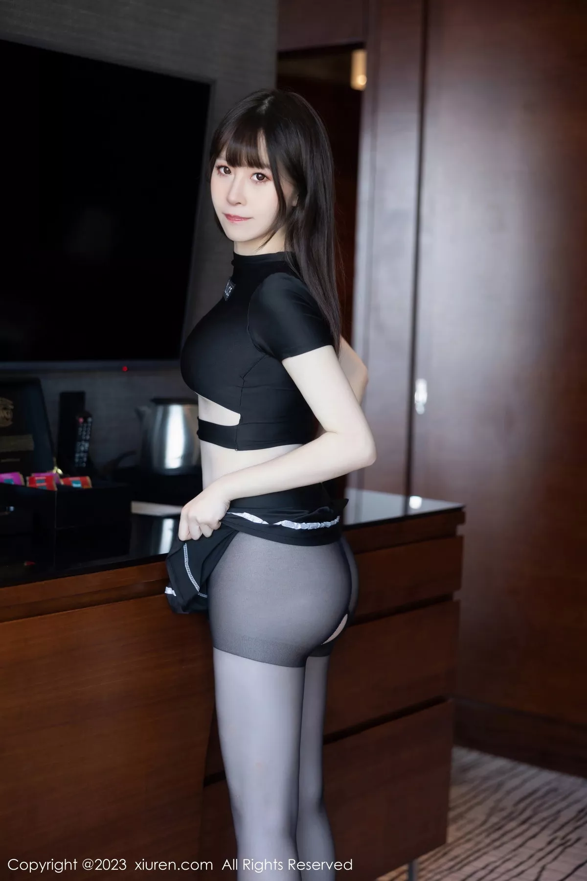 秀人集.com_[XiuRen秀人网]No.7637_模特林悠悠性感黑色上衣配黑短裙露开档黑丝秀曼妙身姿诱惑写真98P