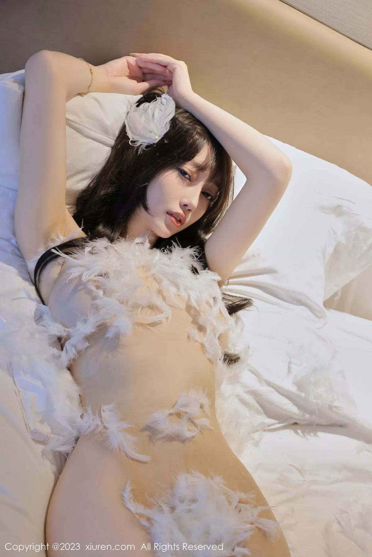 秀人集.com_[XiuRen秀人网]No.7644_模特玥儿玥er性感白色露肩礼裙配白丝袜秀曼妙身姿迷人诱惑写真57P