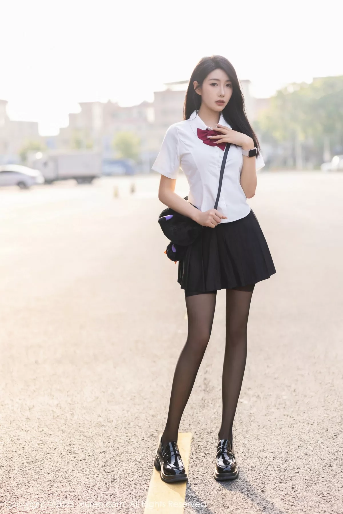 秀人集.com_[XiuRen秀人网]No.7653_模特苏苏阿性感白T配黑短裙露黑色吊带秀曼妙身姿迷人诱惑写真87P