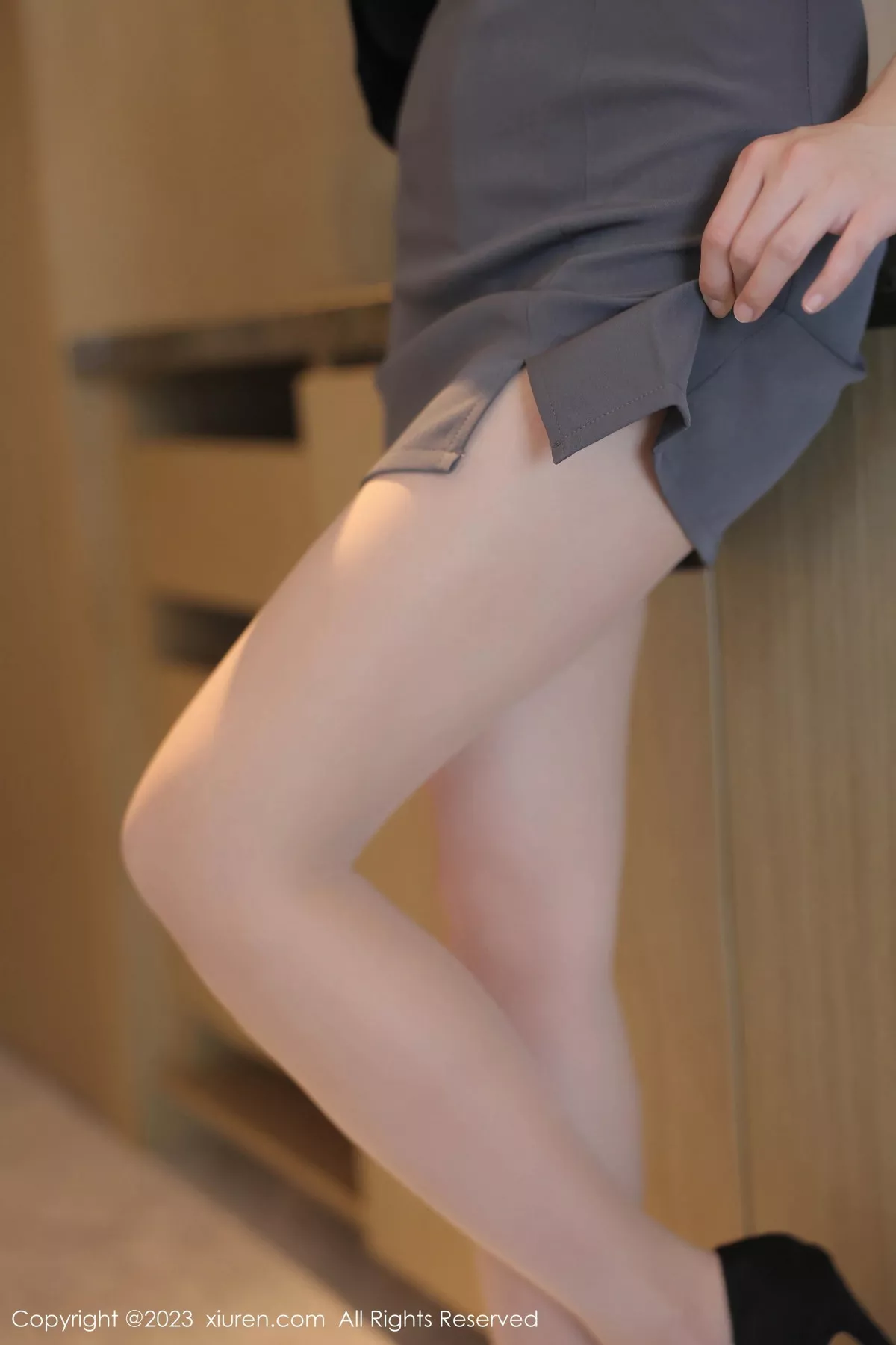 秀人集.com_[XiuRen秀人网]No.7549_模特唐宁宁私房性感白色蕾丝内衣配超薄肉丝秀丰腴身姿诱惑写真85P