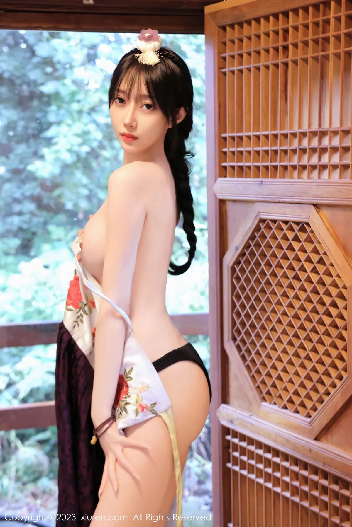 秀人集.com_[XiuRen秀人网]No.7677_模特玥儿玥er济州岛旅拍大长今服饰半脱秀完美身姿迷人诱惑写真66P