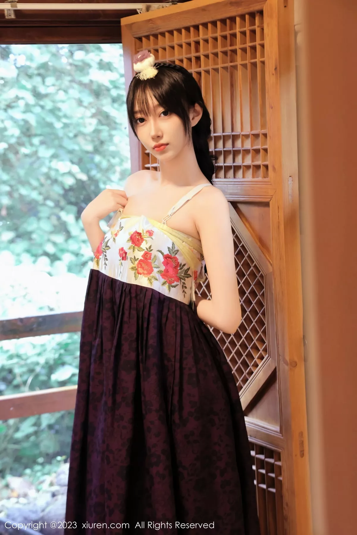 秀人集.com_[XiuRen秀人网]No.7677_模特玥儿玥er济州岛旅拍大长今服饰半脱秀完美身姿迷人诱惑写真66P