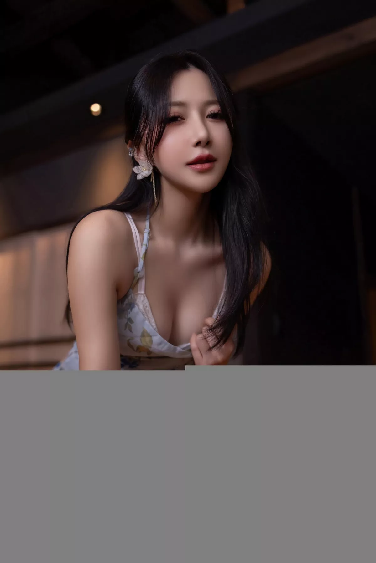 秀人集.com_[XiuRen秀人网]No.7681_模特鱼子酱Fish情节拍摄性感蓝灰上衣配长裙秀曼妙身姿诱惑写真81P
